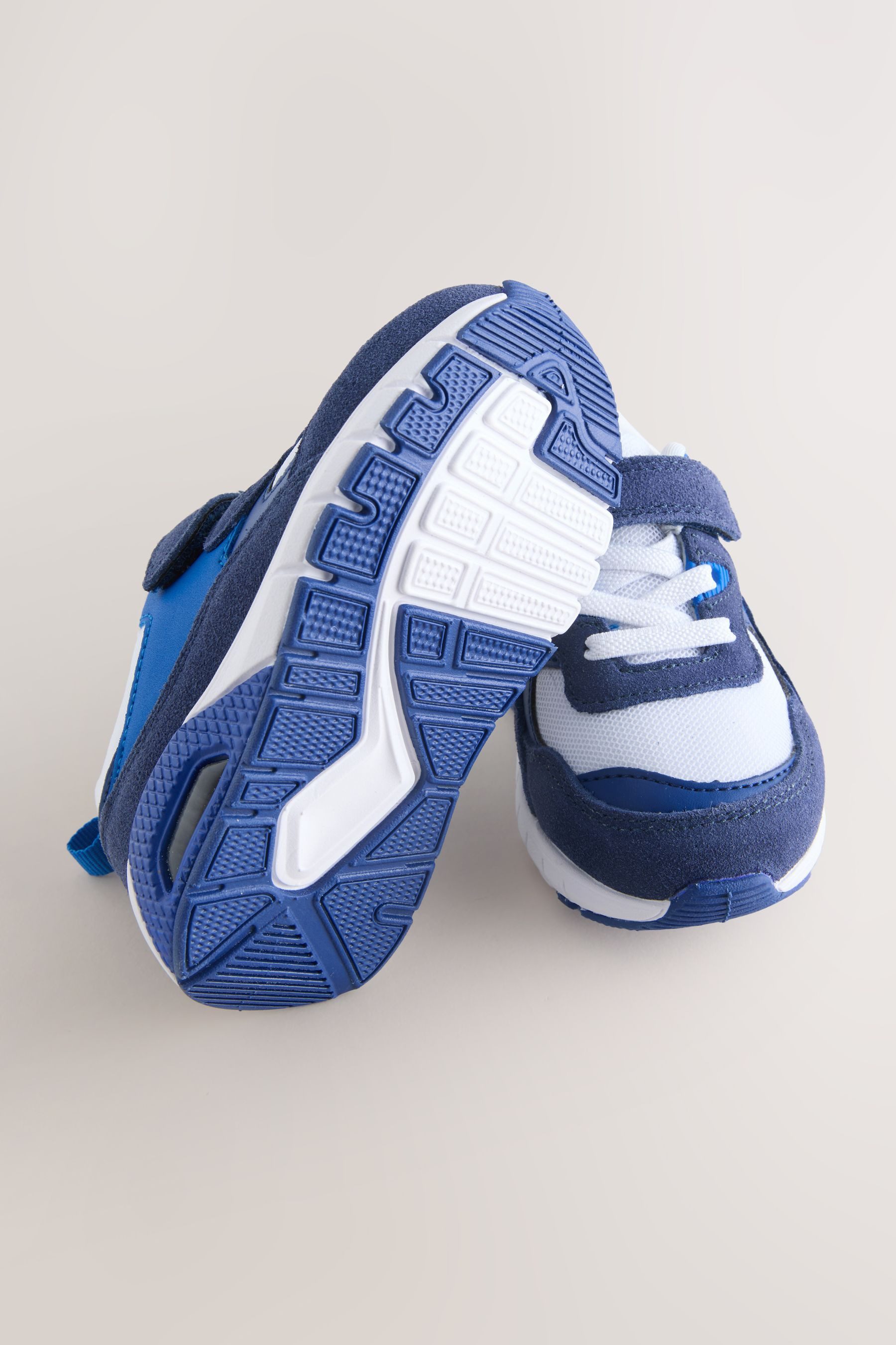 Next Elastischer Sportschuh mit Schnürung Sneaker (1-tlg)