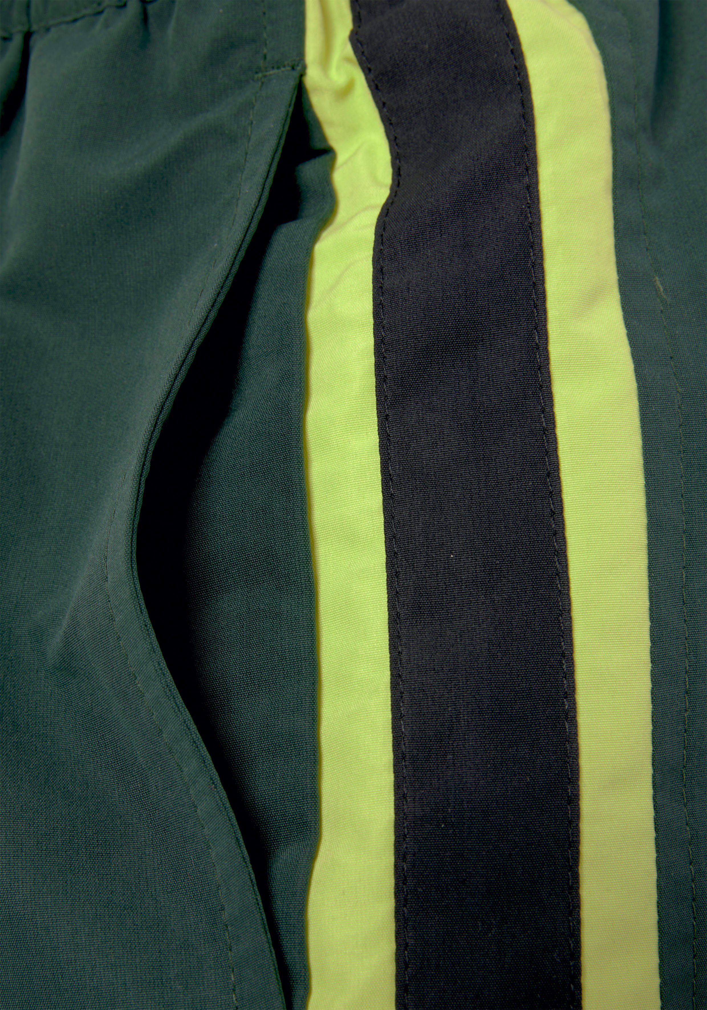 Buffalo Badeshorts mit kontrastfarbenen Details