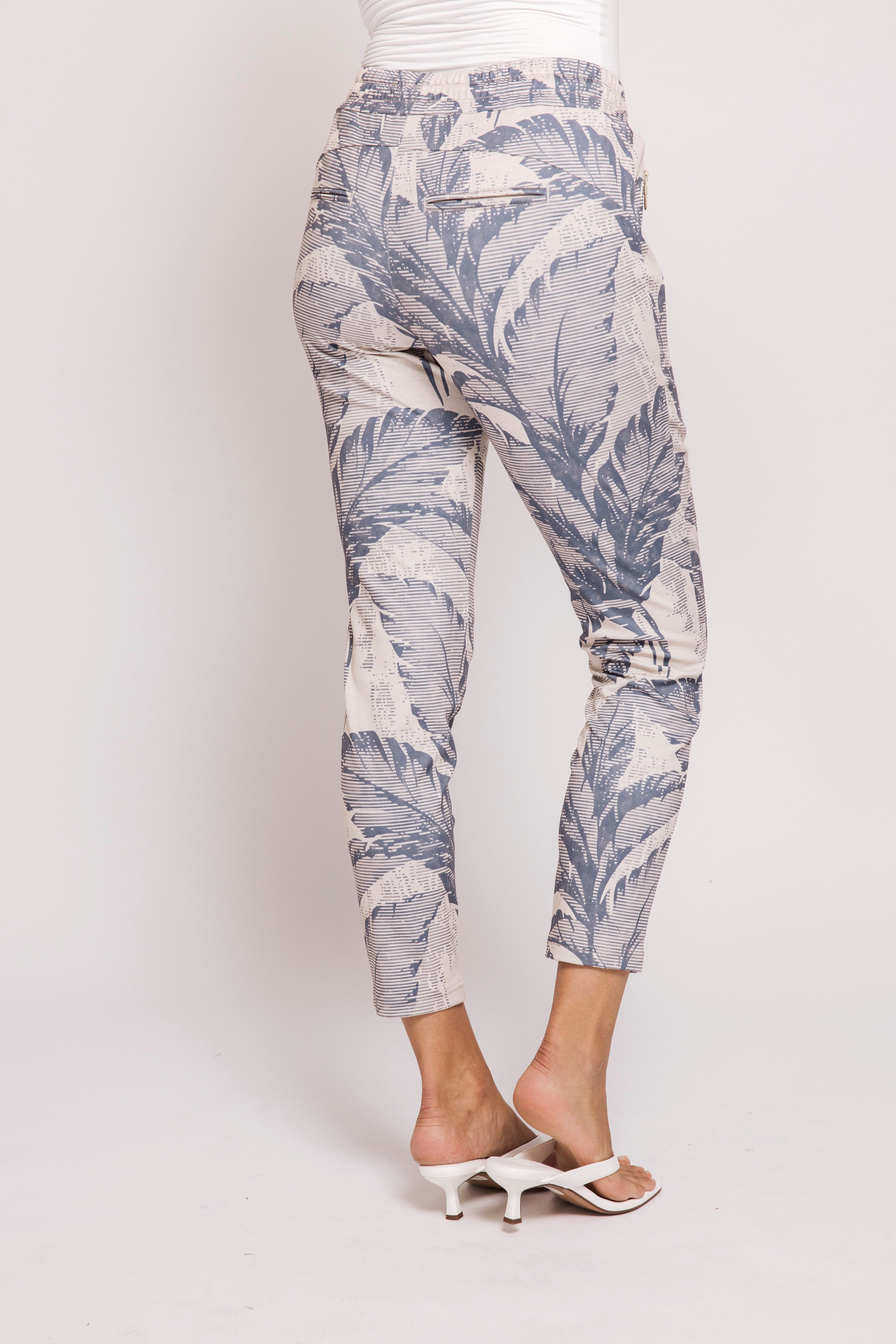 Zhrill Stoffhose ZHCHIARA CASUAL schmale Passform, für den Alltag, mit Bindeband und Gummizug