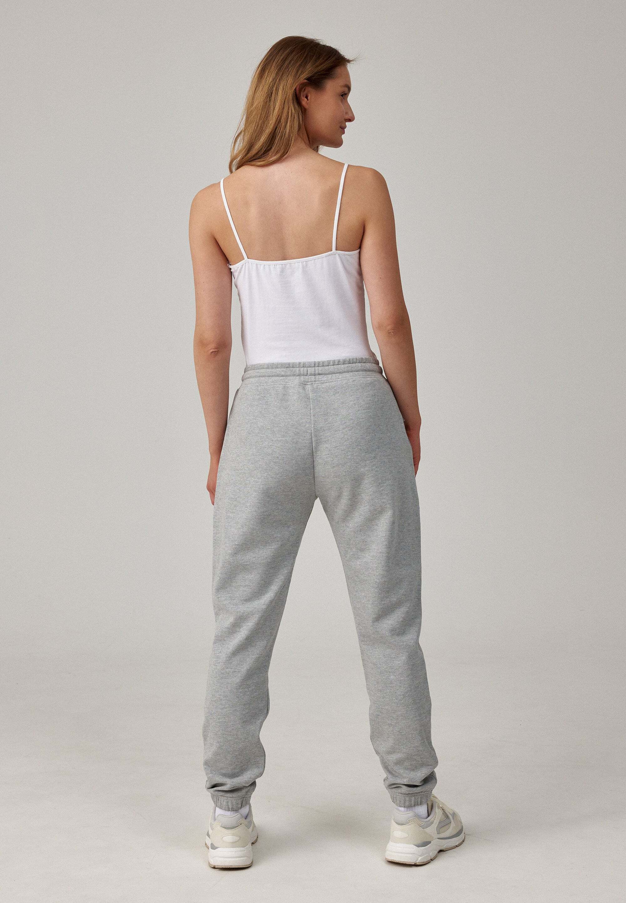 SNOCKS Sporthose Lange Sweatpants für Damen aus Bio-Baumwolle (1-tlg) perfekt für die Couch, bequeme Passform, aus Bio-Baumwolle