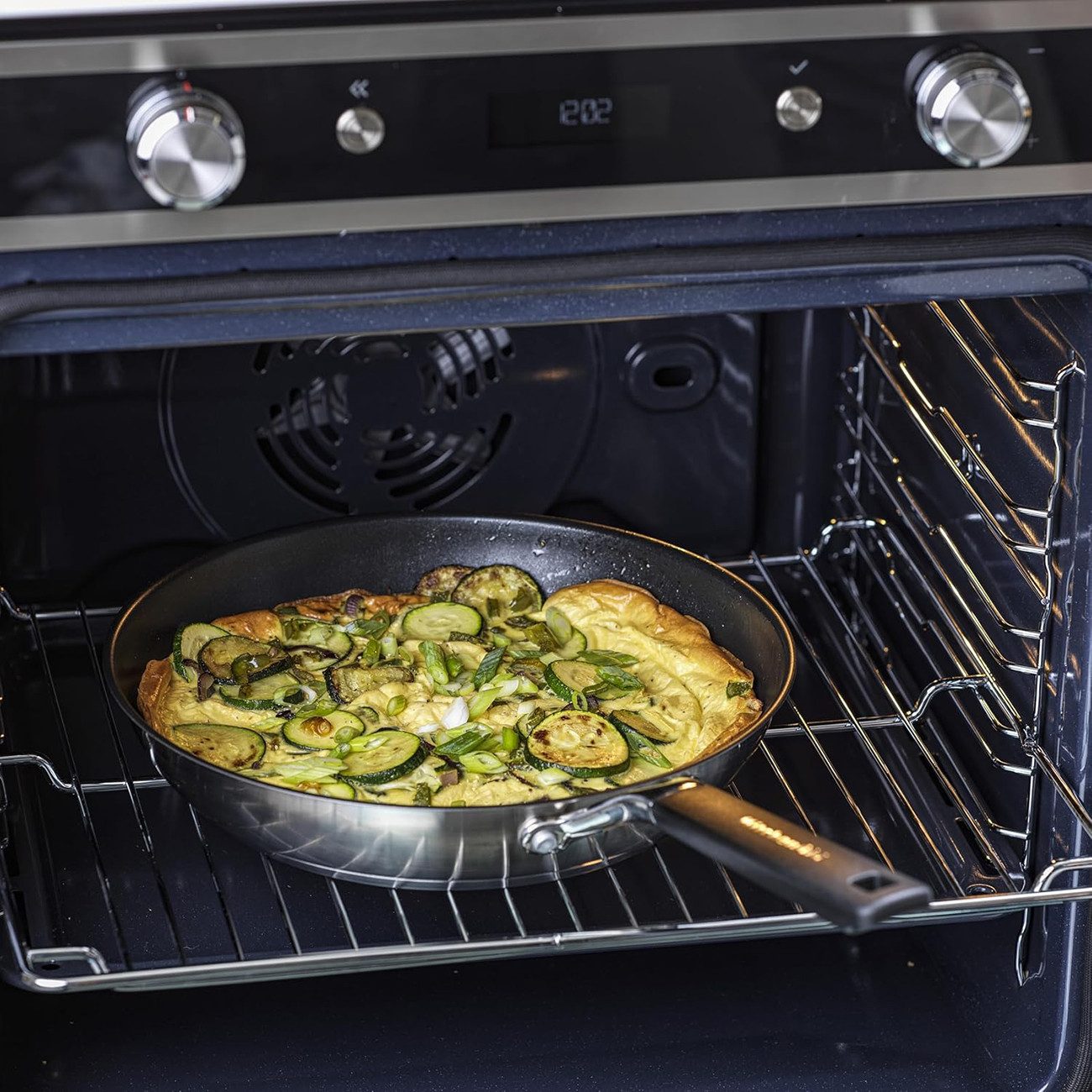 KitchenAid Bratpfanne Classic Stainless Steel Non-Stick (CC005700-001), Edelstahl, Edelstahl-Bratpfanne 20cm, Spülmaschinengeeignet, Ofenfest bis 200°C