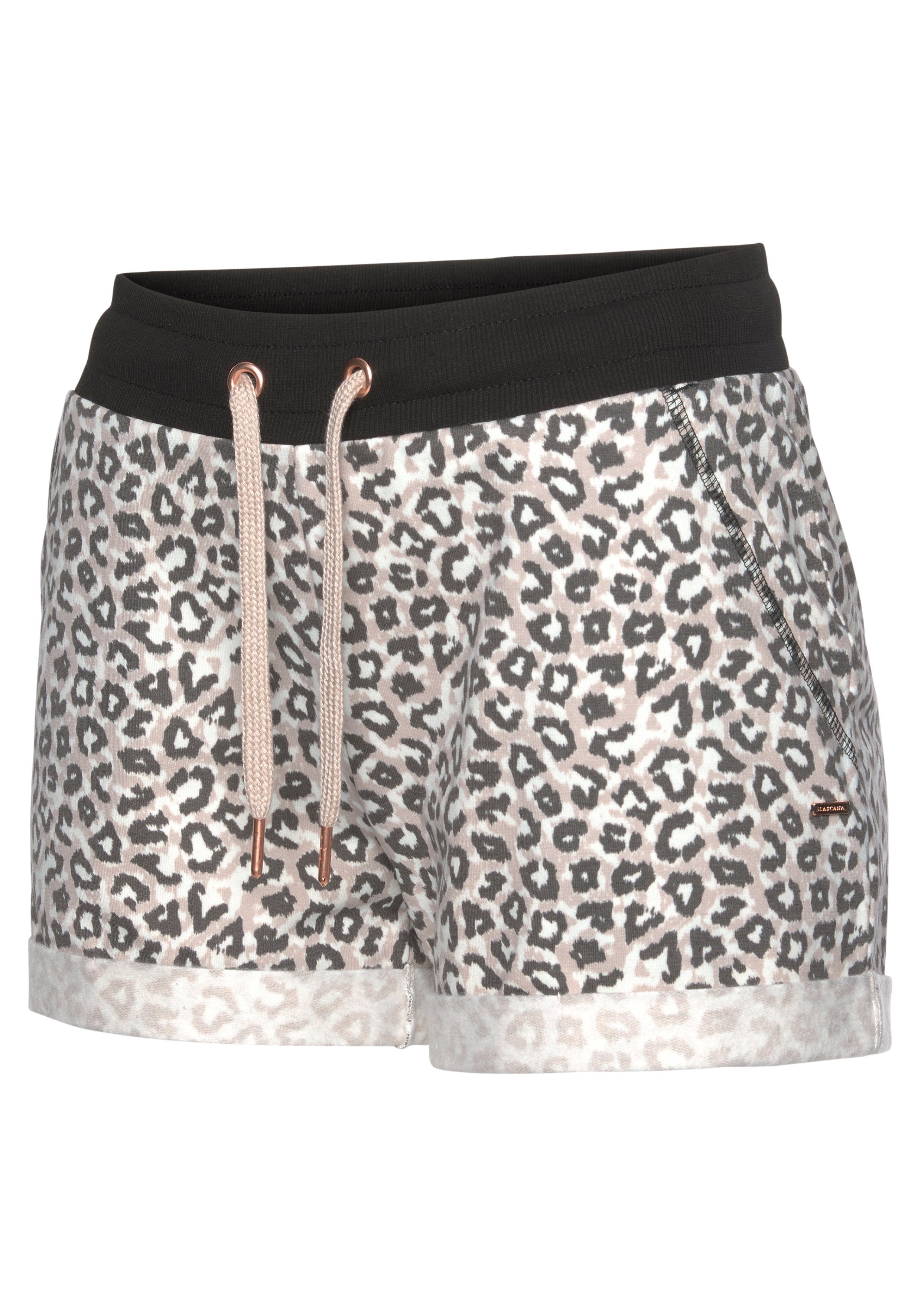 LASCANA Shorts mit Rippbündchen und Umschlagsaum, Loungewear – Bild 5 von 5