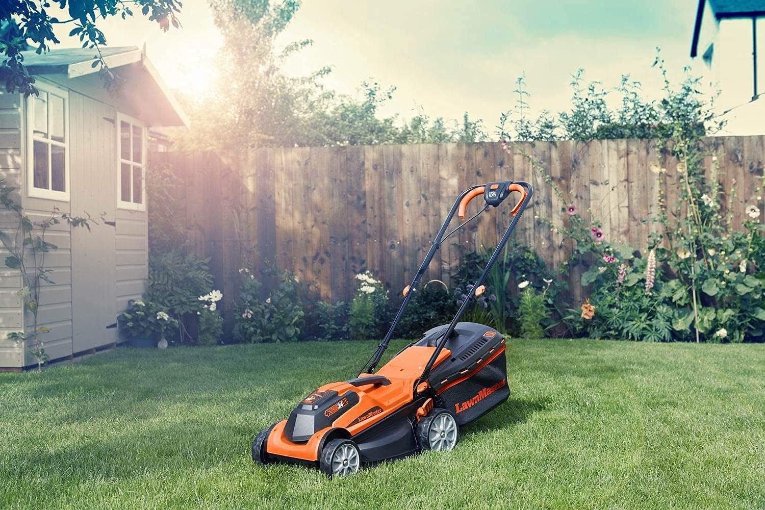 Lawnmaster Akkurasenmäher 24V Max 2x4.0Ah Batterie, 300m² Mulchen 32L, 34 cm Schnittbreite, 20-70mm 6-Stufige Schnitthöhenverstellung