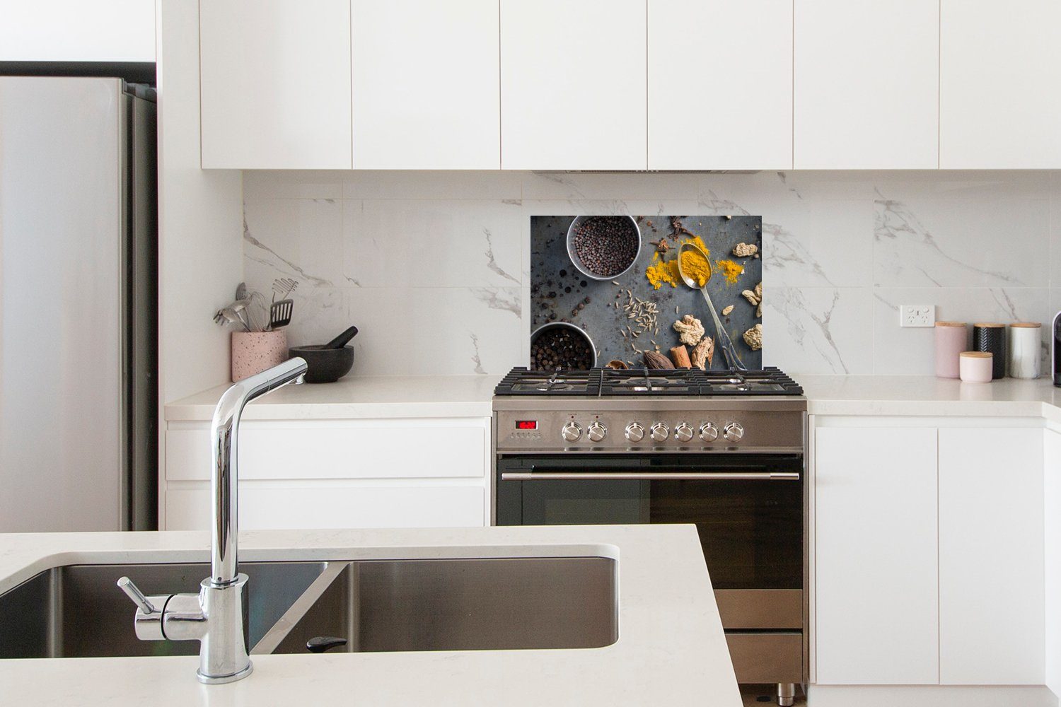 MuchoWow Küchenrückwand Kräuter auf aus cm, küchen 60x40 Hintergrund, (1-tlg), Herdblende Wandschutz, Temperaturbeständig grauem