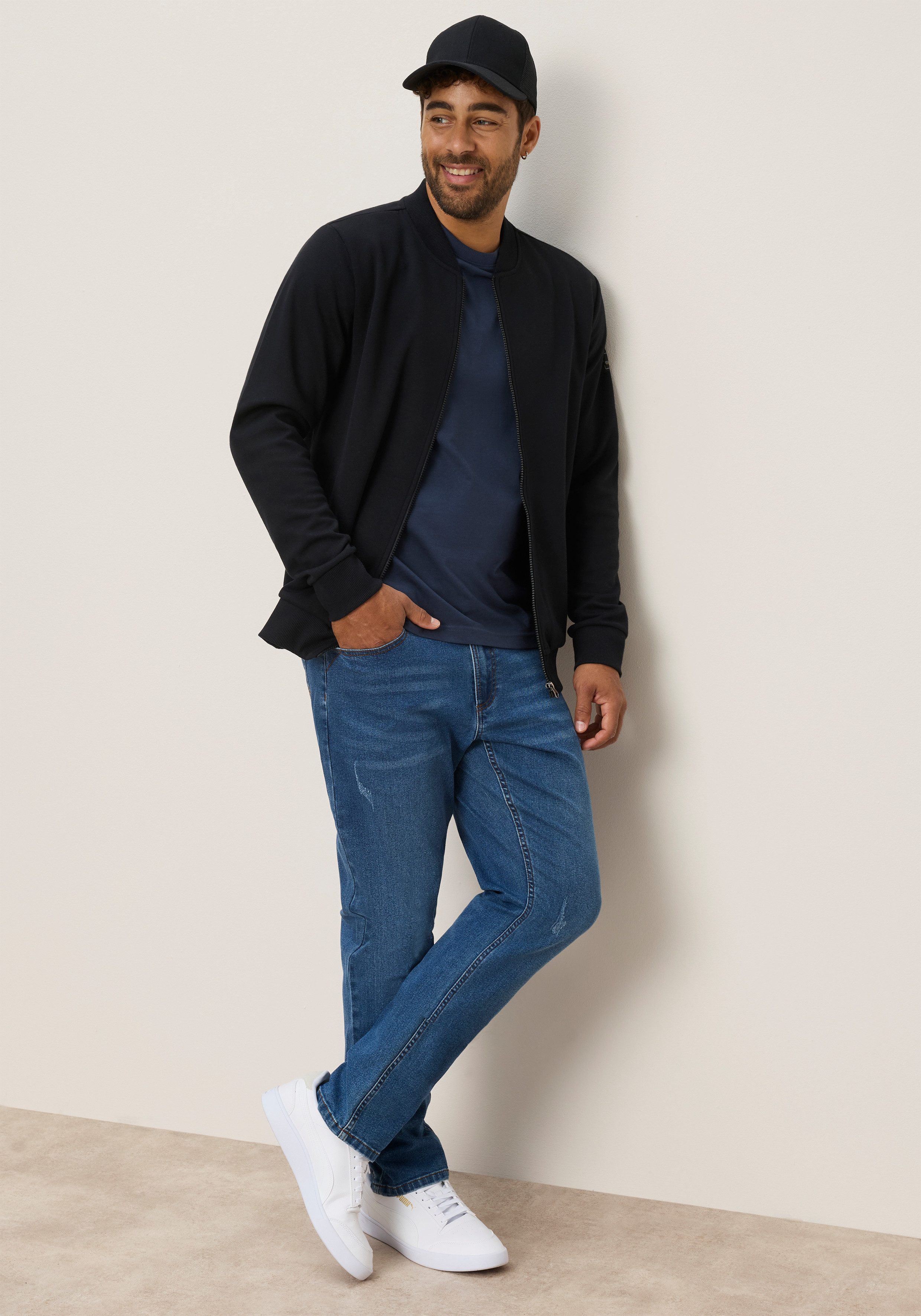 Zum Outfit 8