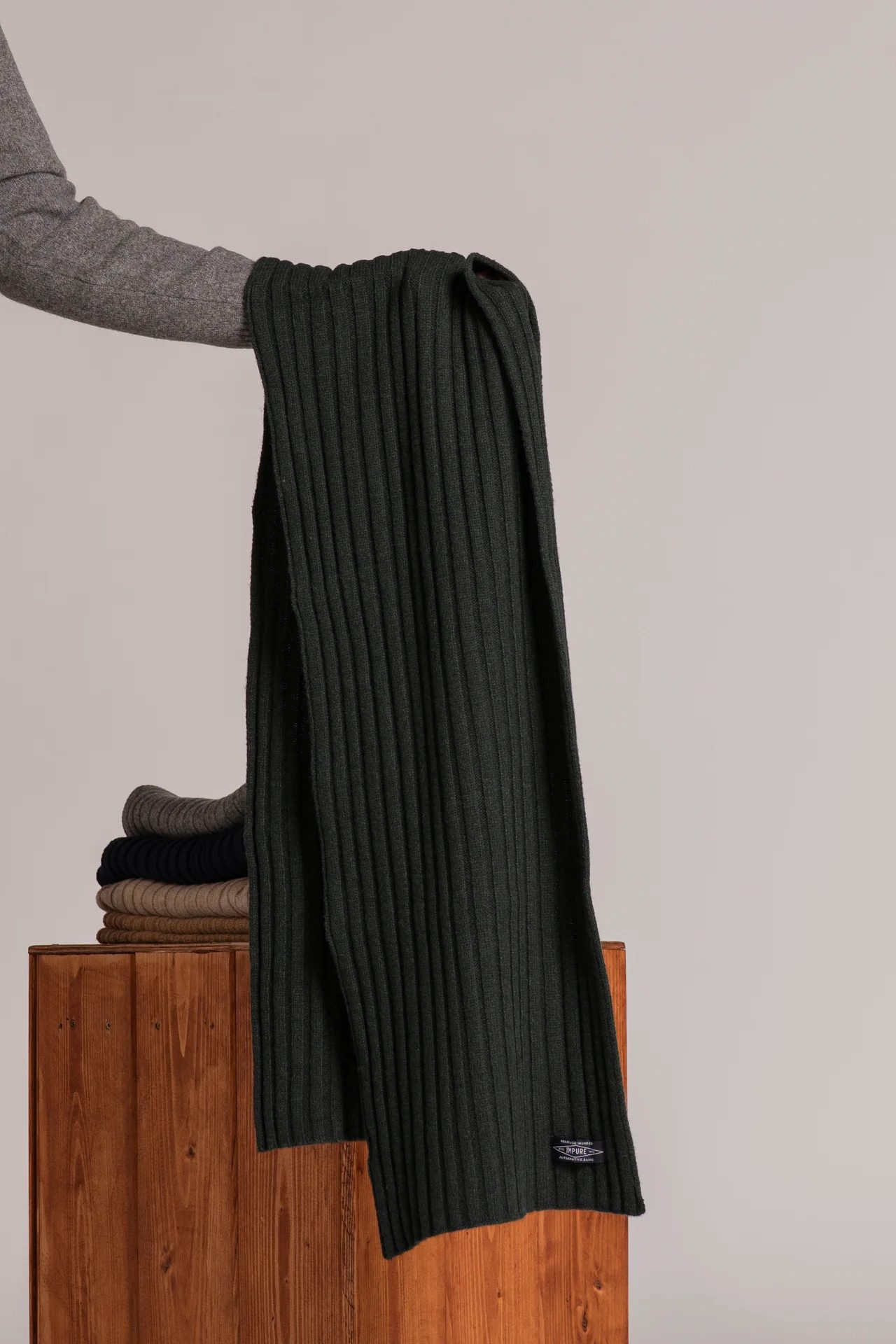 IMPURE Strickschal SCARF LAMBSWOOL DK.GREEN