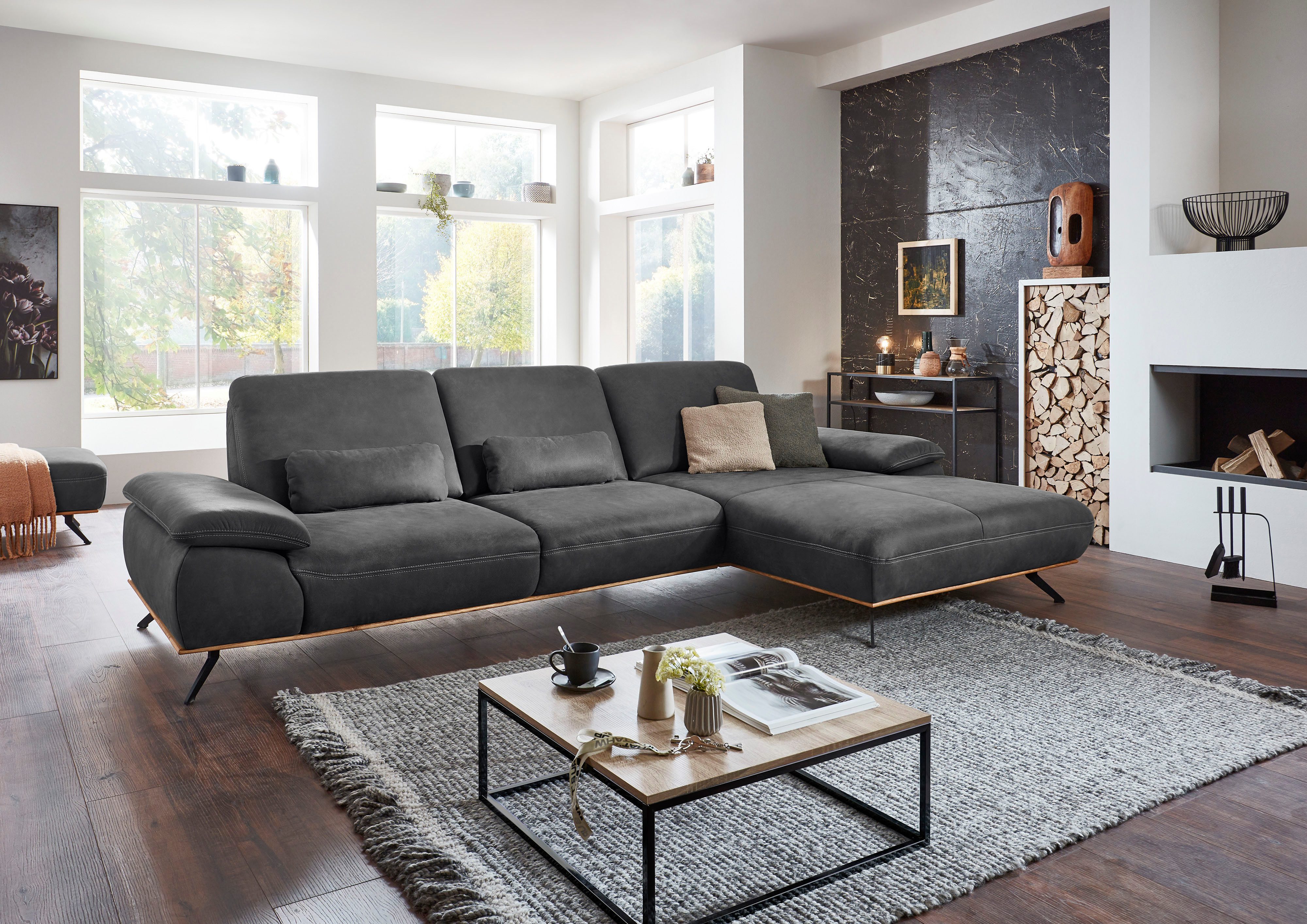 Die PlanBar Ecksofa PN-EM18063 L-Form, wahlweise mit echt bezogenem Rücken und Sitztiefenverstellung