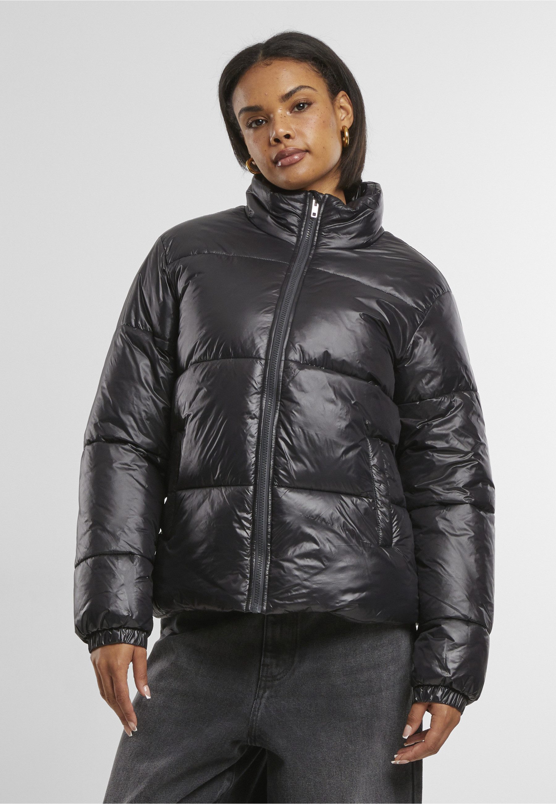 URBAN CLASSICS Winterjacke Urban Classics Ladies Recycled Short Shiny Puffer Jacket (1-St)