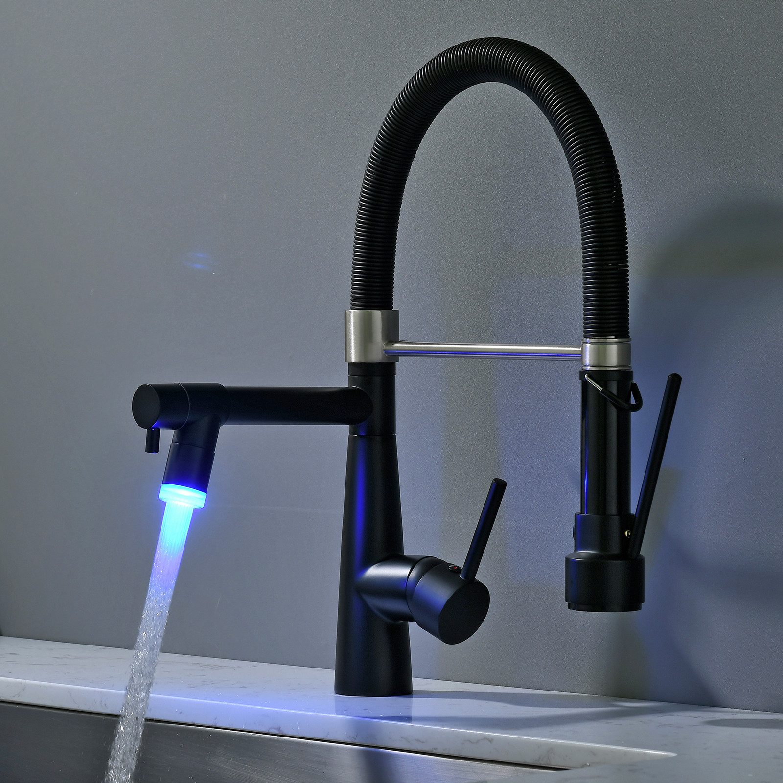 TIMACO Küchenarmatur (Wasserhahn Küche mit Schloss Brause Ausziehbar, - 360° Schwenkbar mit Spiralfeder) Einhebel Hochdruck Mischbatterie Küche & Pull-Down-Spray