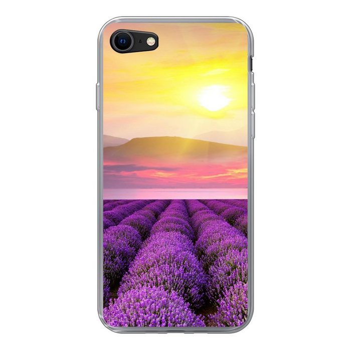 MuchoWow Handyhülle Ein Lavendelfeld mit Bergen im Hintergrund Handyhülle Apple iPhone SE (2020) Smartphone-Bumper Print Handy