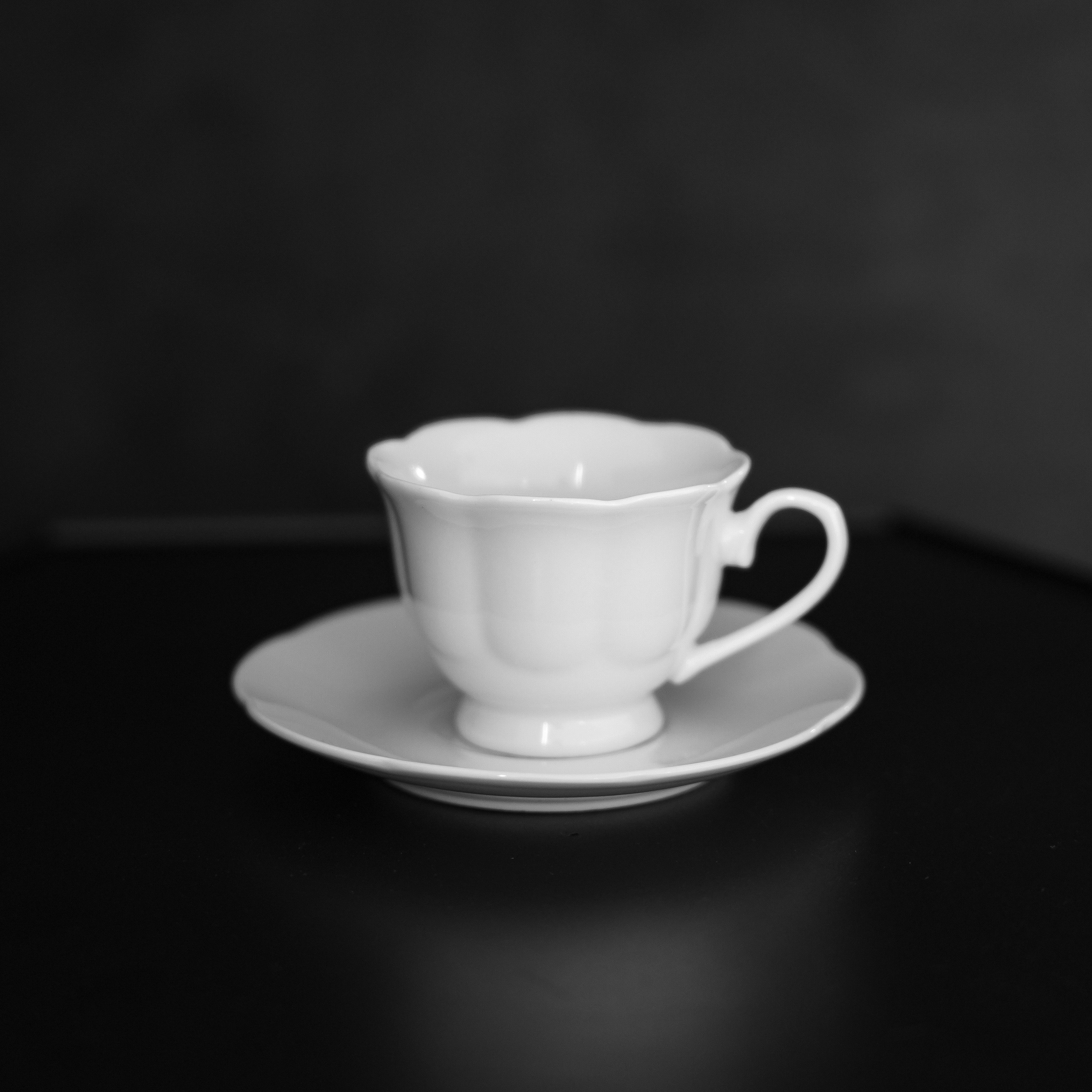 Mulex Kaffeeservice 12-teiliges Mokkatassen-Set aus hochwertigem Porzellan - 90 ml, Weiß (12-tlg), 6 Personen, Porzellan, 6x Mokkatassen, 6x Untertassen – Bild 3 von 4