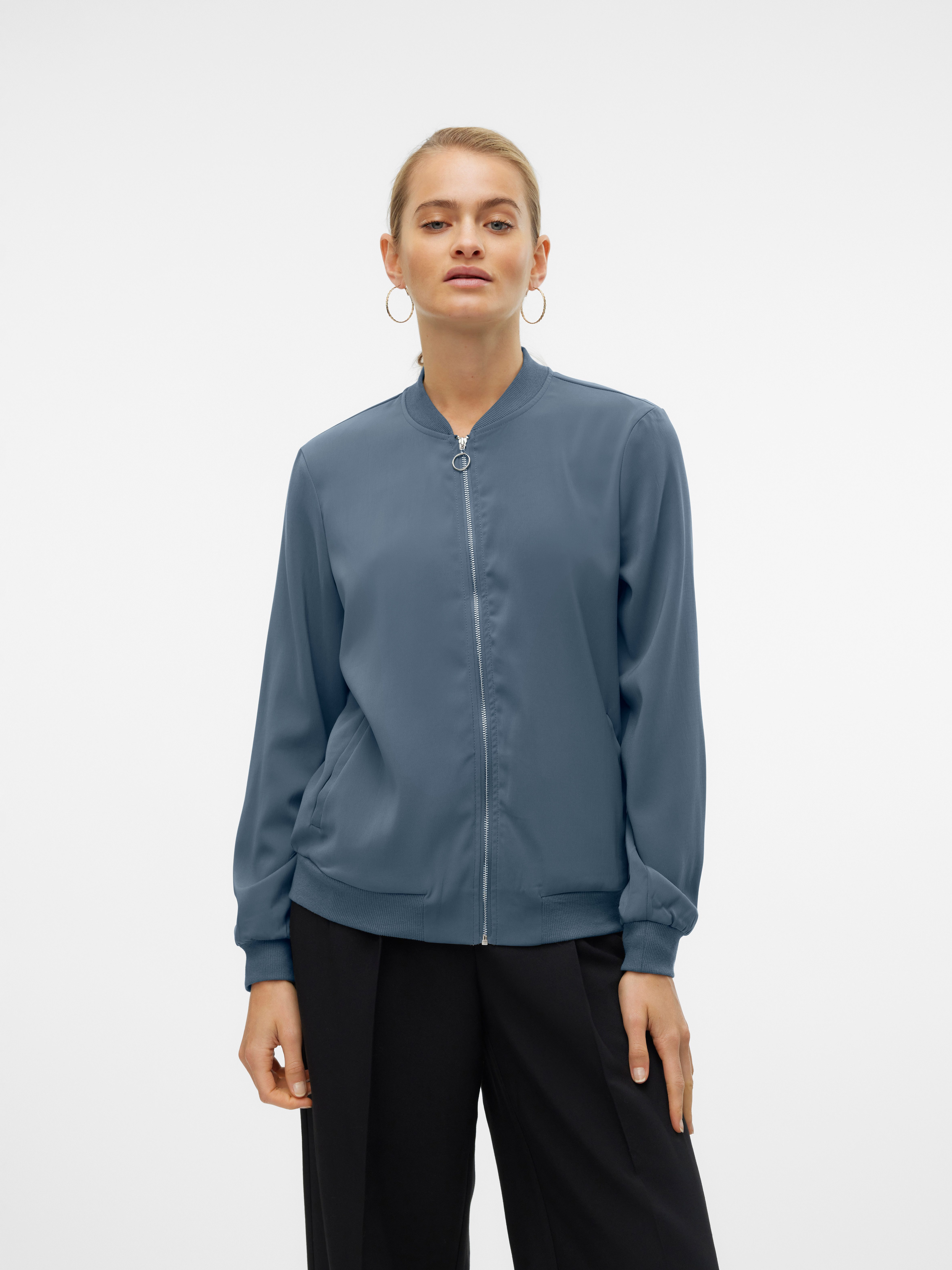 Vero Moda Kurzjacke VMCONNY, leichte Jacke für den Übergang seitliche Eingrifftaschen, Rippbündchen