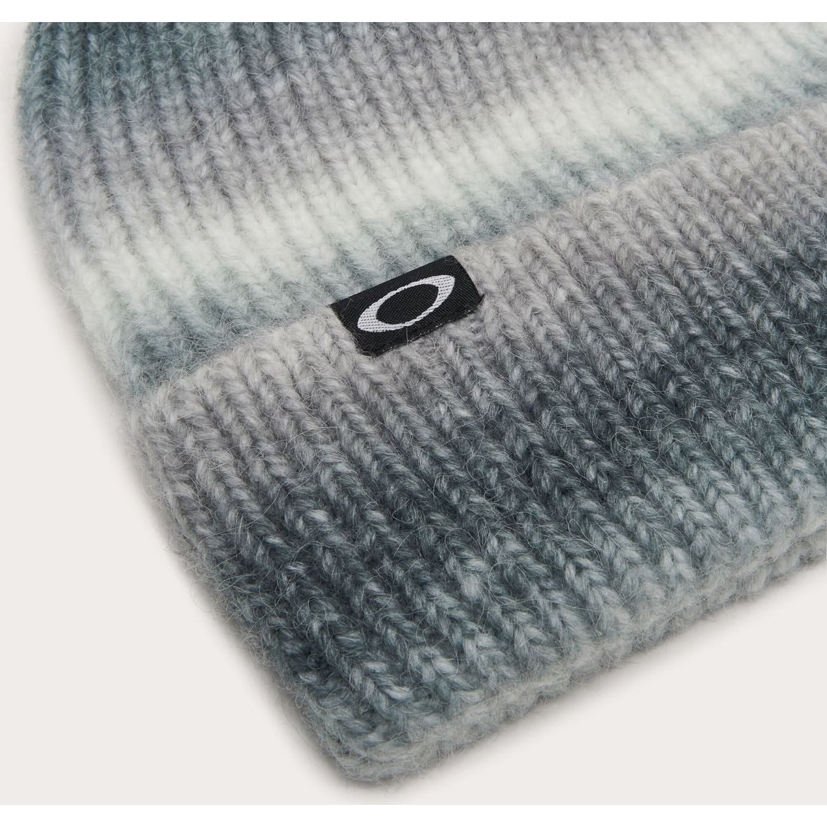 Oakley Skimütze Ellipse Gradient Beanie Nachhaltige und stylische Mütze für kalte Tage, inspiriert von