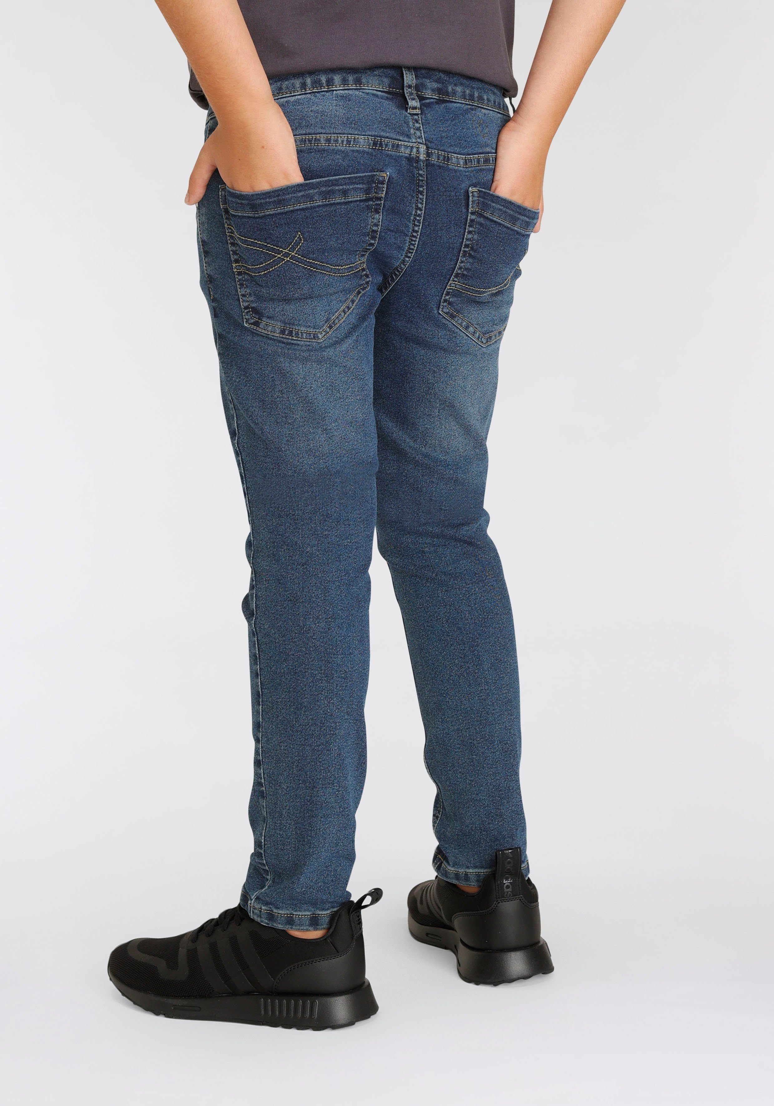 Bein mit Stretch-Jeans schmalem KIDSWORLD