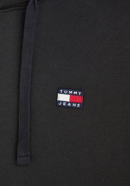 Tommy Jeans Kapuzensweatshirt TJM RLX XS BADGE HOODIE mit Tommy Jeans Stickerei