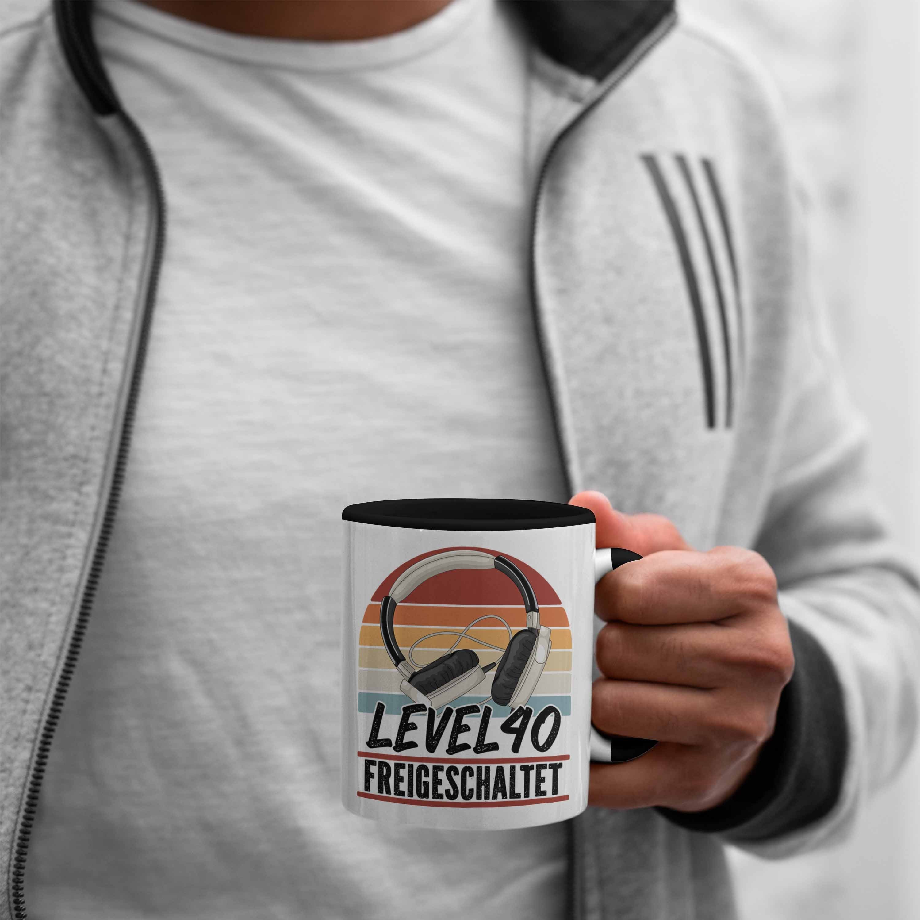 Trendation Tasse 40. Männer Kaffee-Becher Geburts Schwarz Geburtstag Gamer Geschenk Gaming 40er