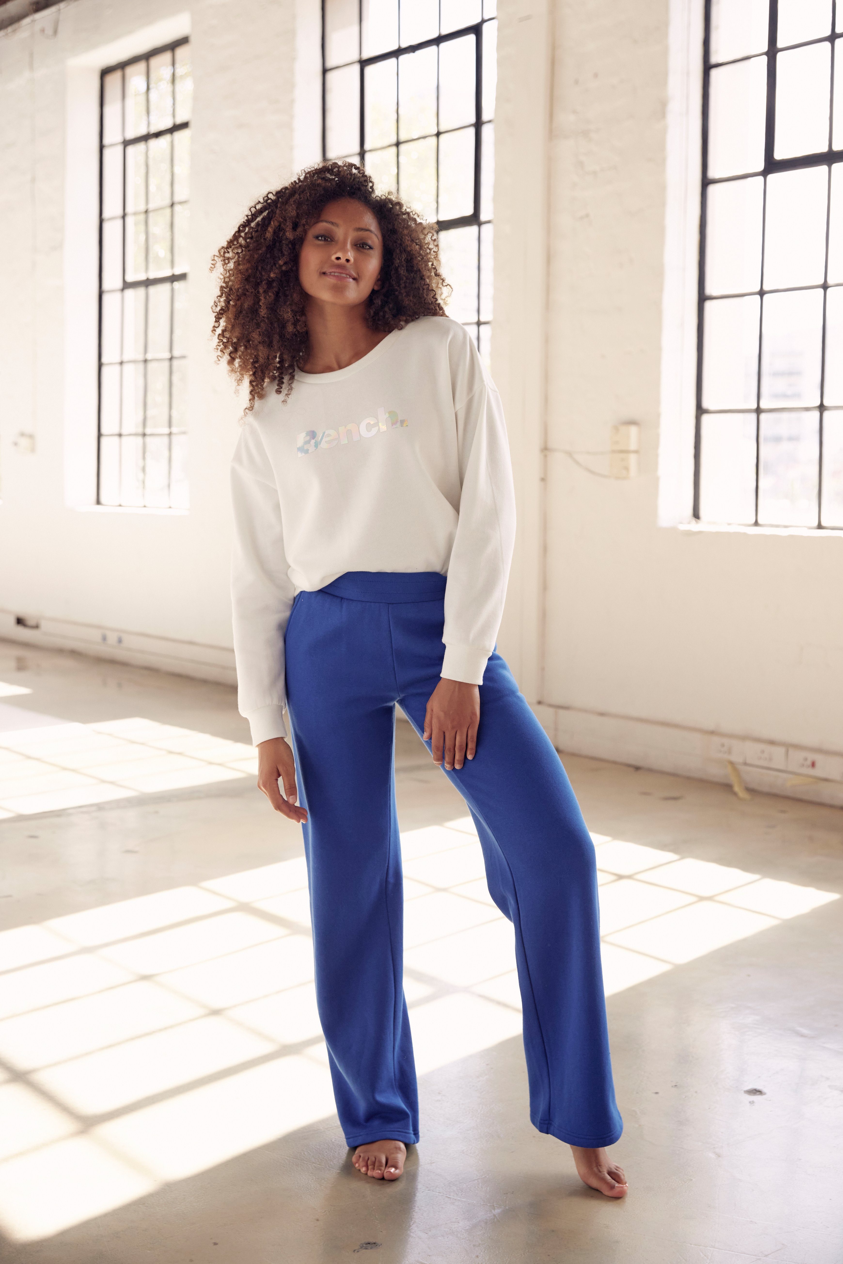 Bench. Loungewear Sweatpants -Weite blau Logodruck, Loungeanzug Loungehose Loungewear, und Eingrifftaschen mit