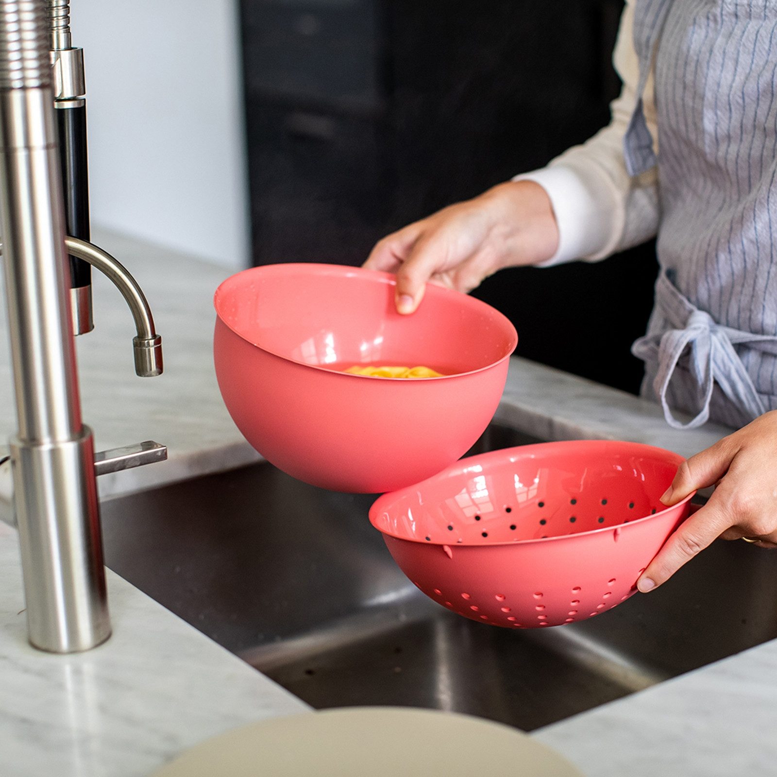 KOZIOL Seiher Seiher 2 Liter PALSBY M, Kunststoff, (Stück, 1-St., 1 Seiher), Küchensieb Durschlag Kunststoff