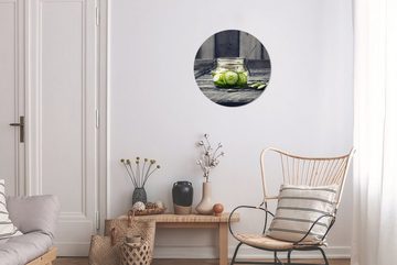 MuchoWow Wandsticker Weckglas mit Gurke auf einem hölzernen Hintergrund (1 St), Tapetenkreis für Kinderzimmer, Tapetenaufkleber, Rund, Wohnzimmer