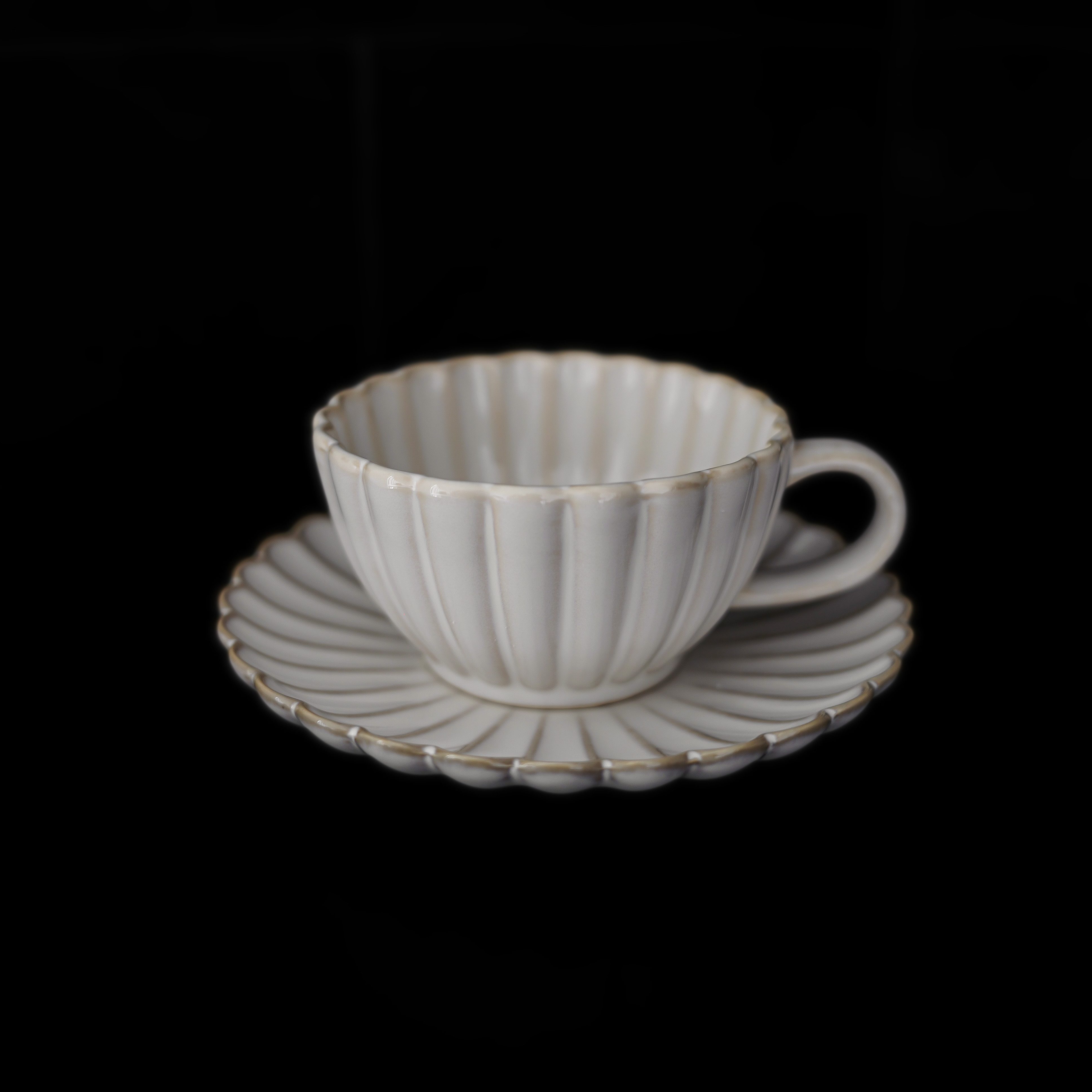 Almina Kaffeeservice Bloomy Kaffeetassen-Set mit Untertellern 220 ml aus Porzellan - 12-tlg (12-tlg), Porzellan, 12 Teile