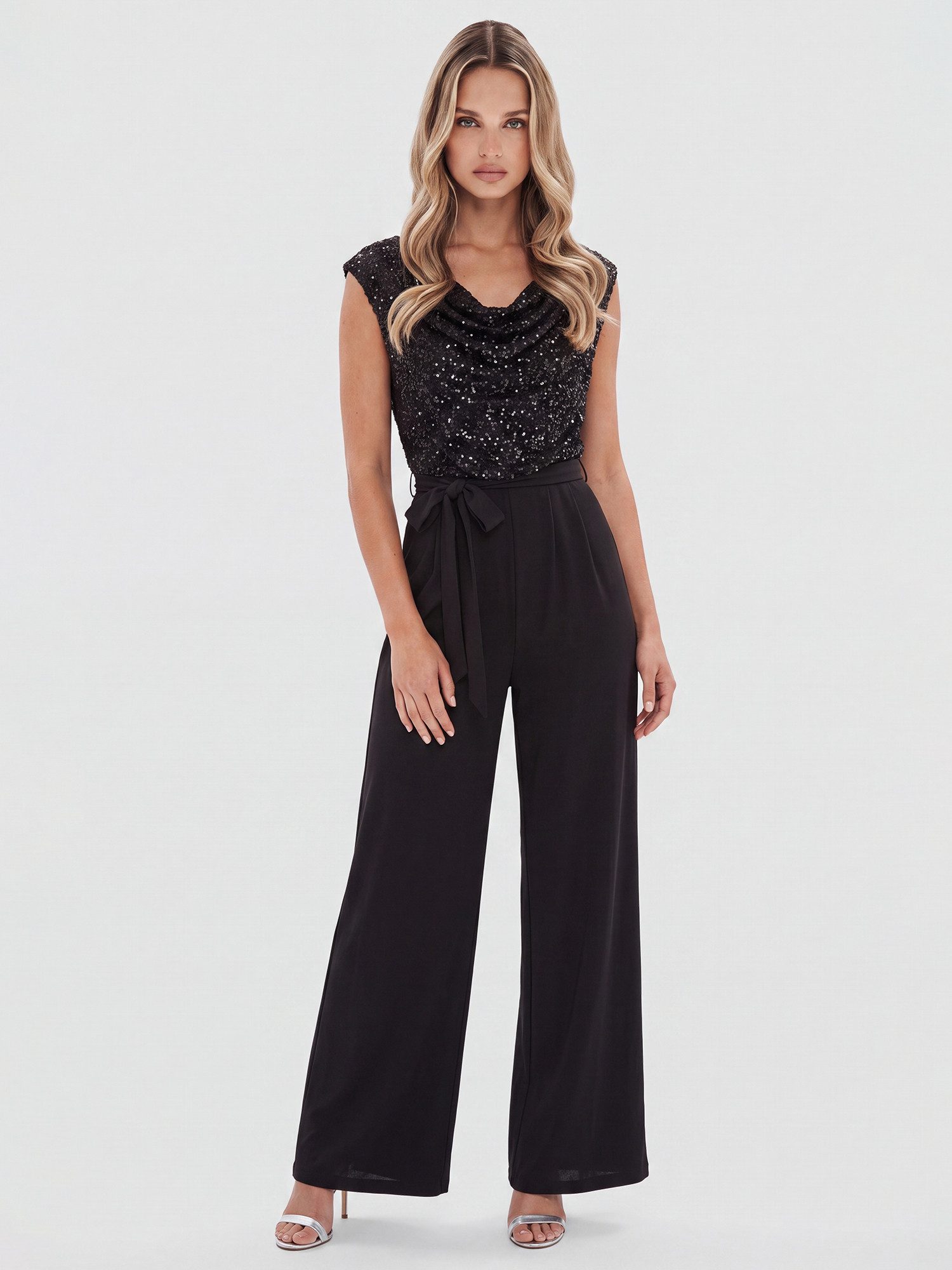 Apart Jumpsuit mit Wasserfallausschnitt