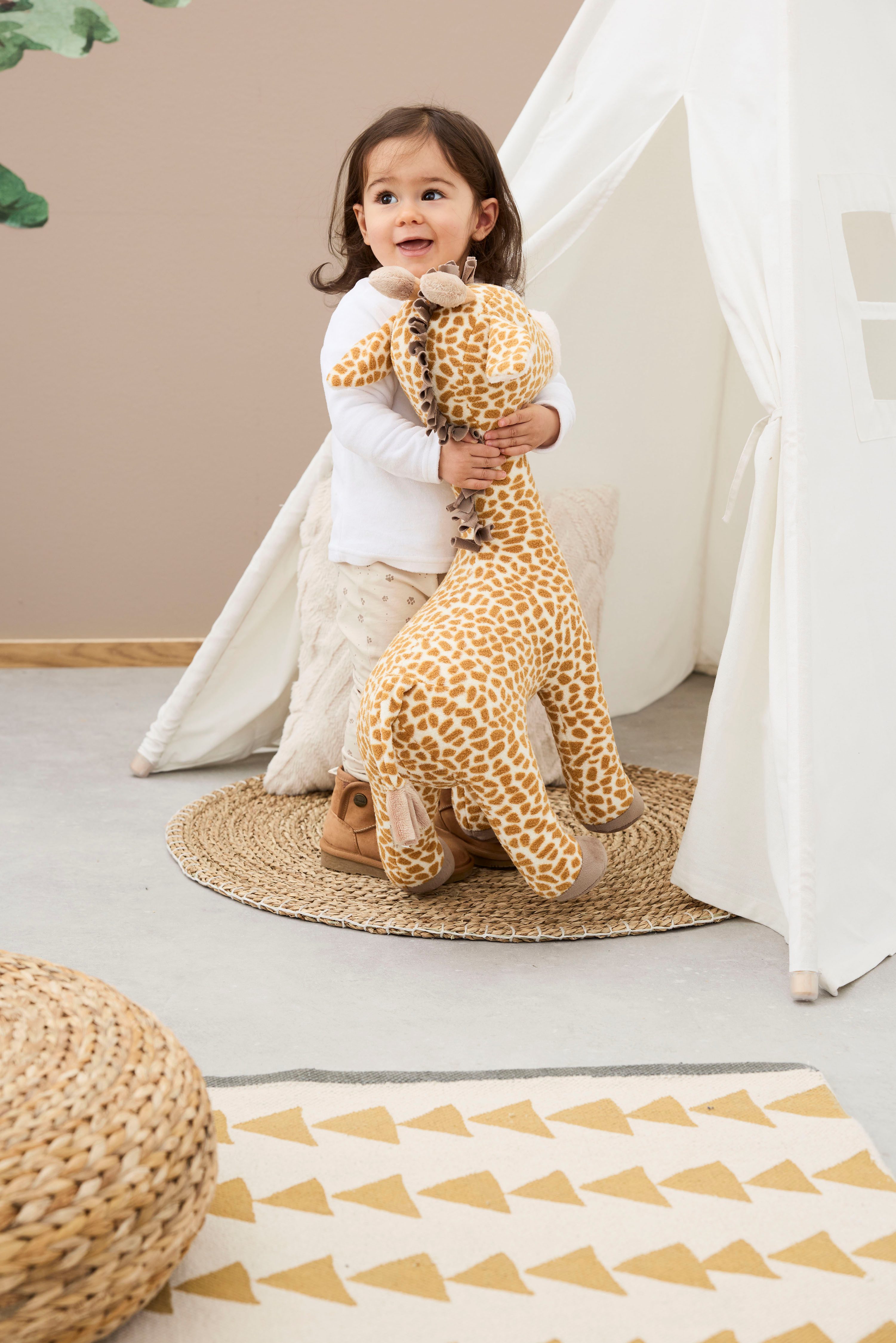 Sterntaler® Kuscheltier Giraffe Kaya XL