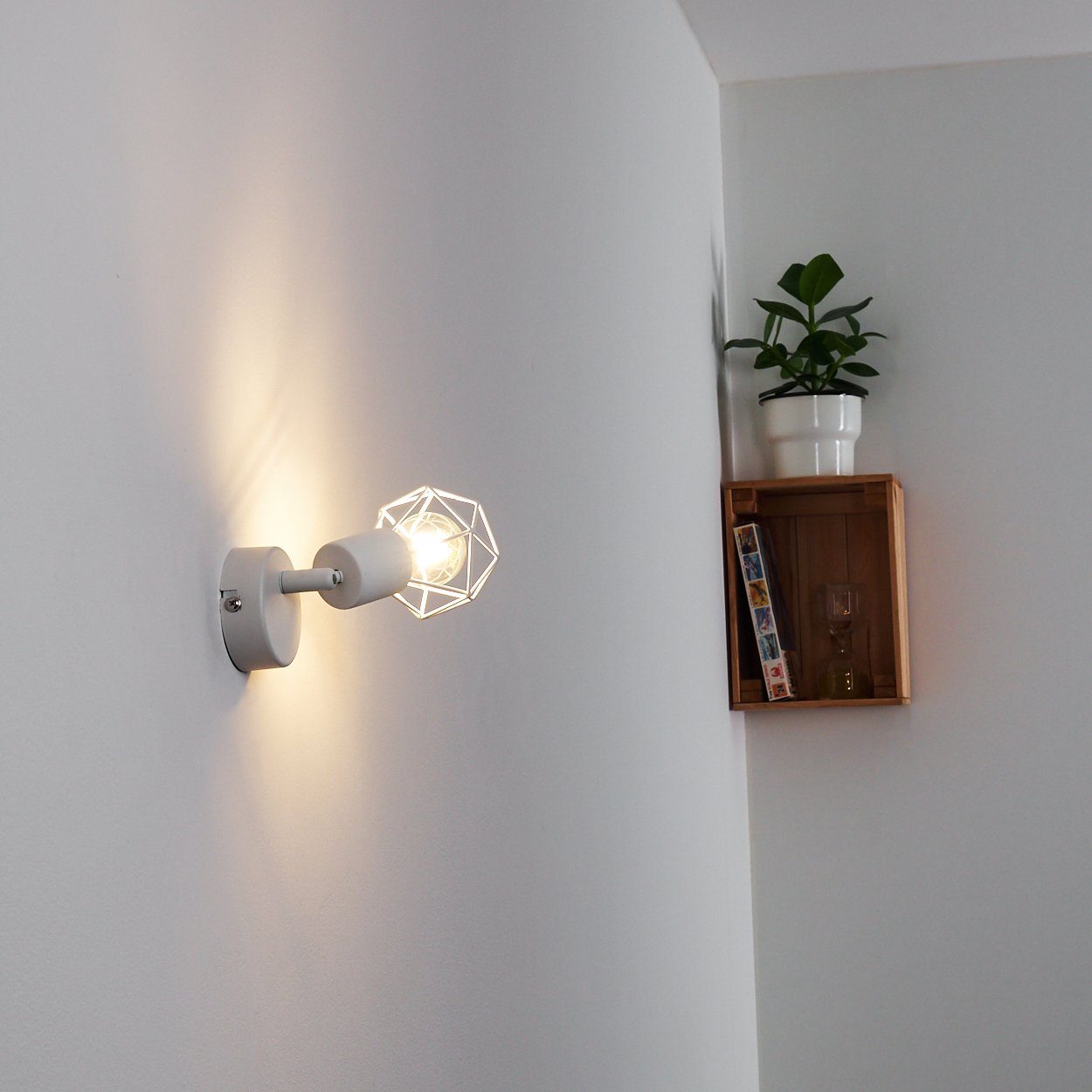 Metall ohne in Wandleuchte mit Retro/Vintage Design Wandlampe aus E14, Wandspot im Gitter-Optik »Borio« verstellbare hofstein Lichteffekt Leuchtmittel, in Weiß,