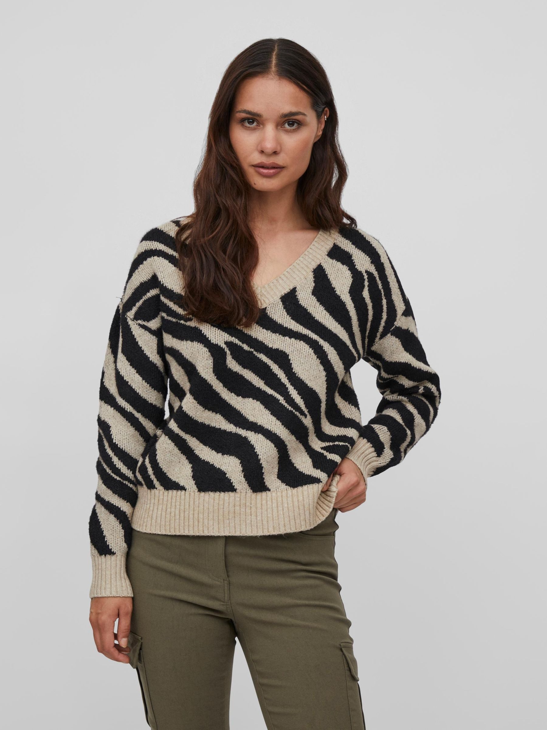 Vila Strickpullover Kuscheliger Strickpullover Jacquard Zebra Animal Muster VIRIL FEAMI VIRIL FEAMI MIX V-NECK L/S KNIT TOP-NOOS