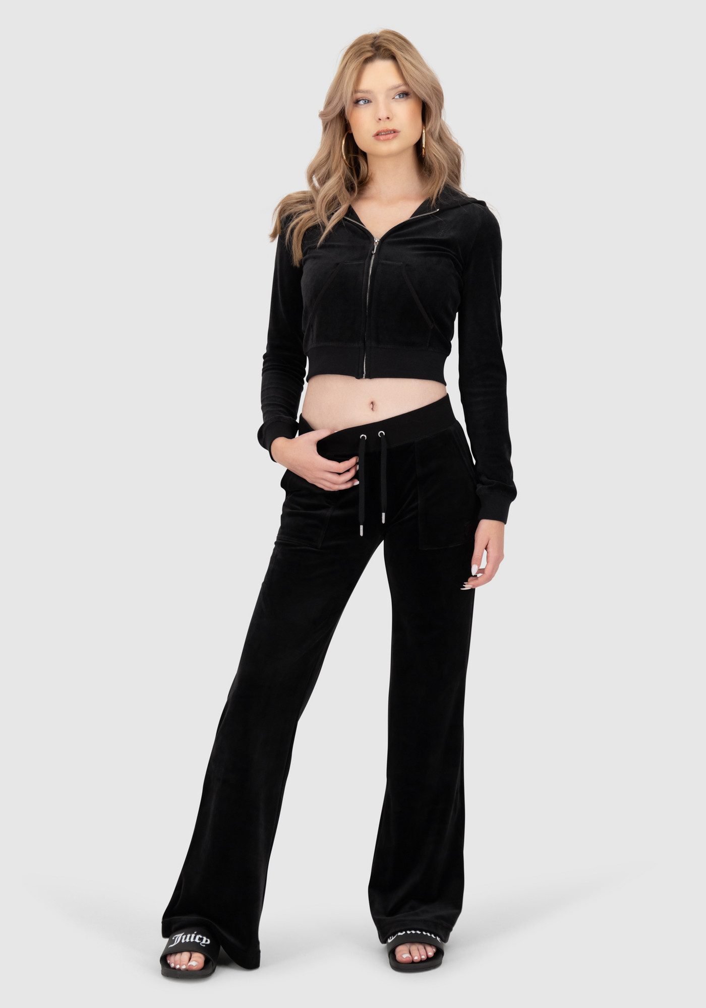 Juicy Couture Sweathose LAYLA LOW RISE POCKETED FLARE PANT Damen Trainingshose Damen, Sweathose, Velour, Jogginghose mit Glitzer, Sale