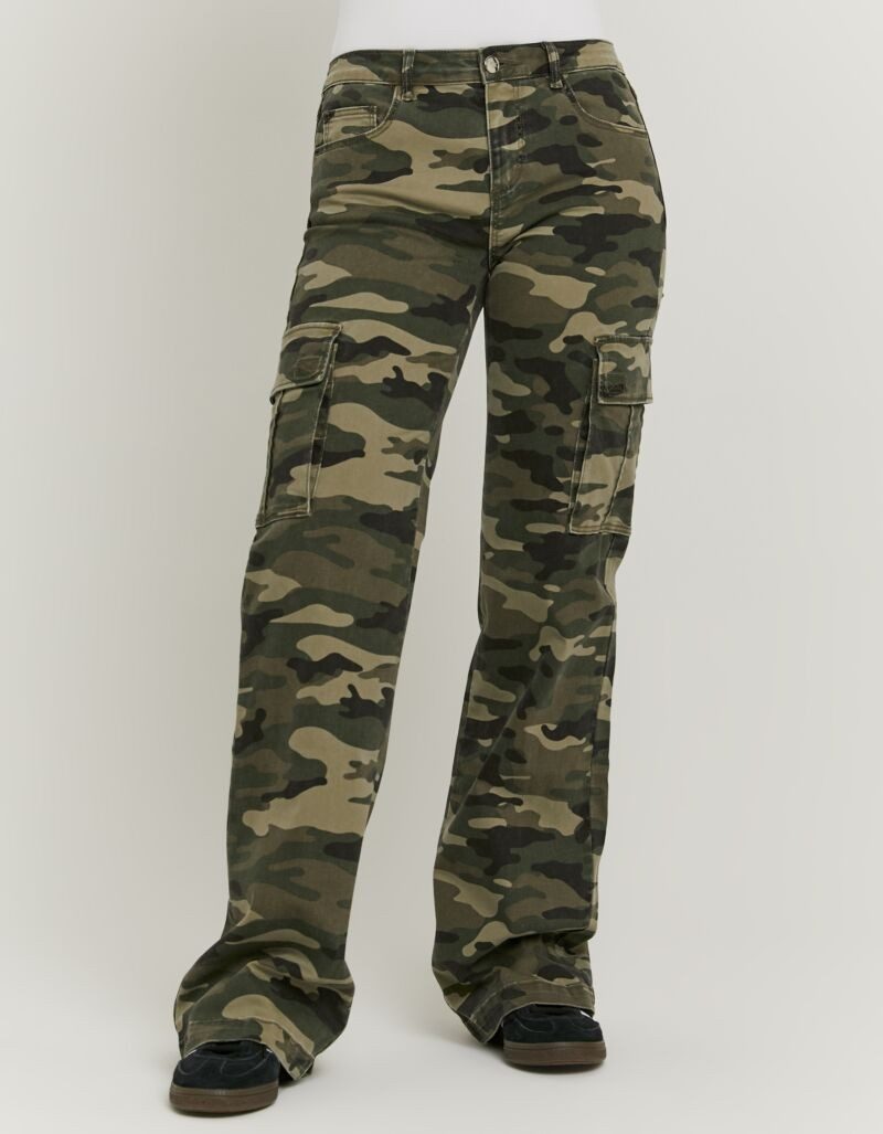 Tally Weijl Bootcuthose SPACOWELLE Baumwollmischung, im Cargo-Stil mit seitlichen Taschen