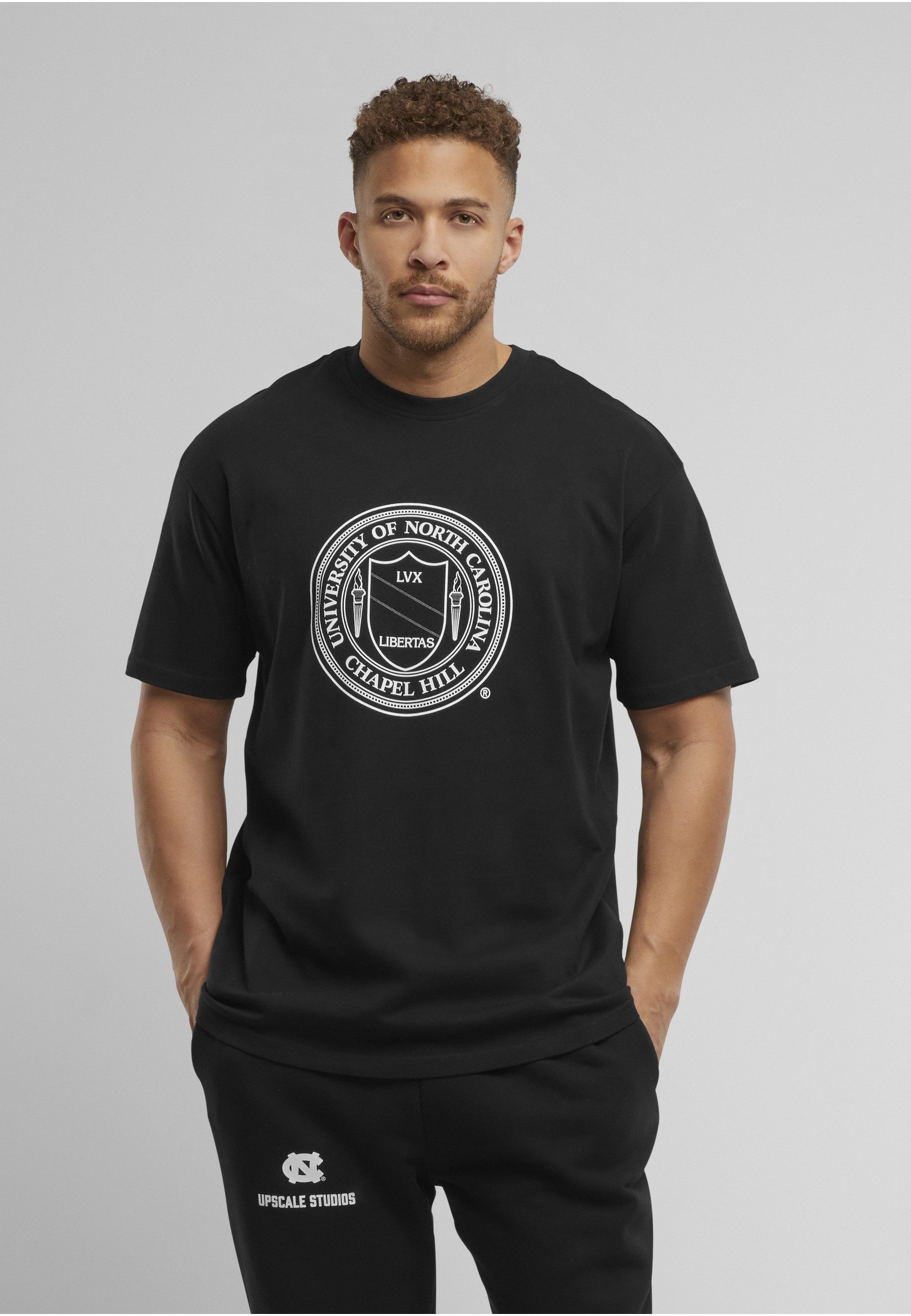Upscale by Mister Tee T-Shirt Upscale by Mister Tee North Carolina Seal Logo Oversize Tee (1-tlg)