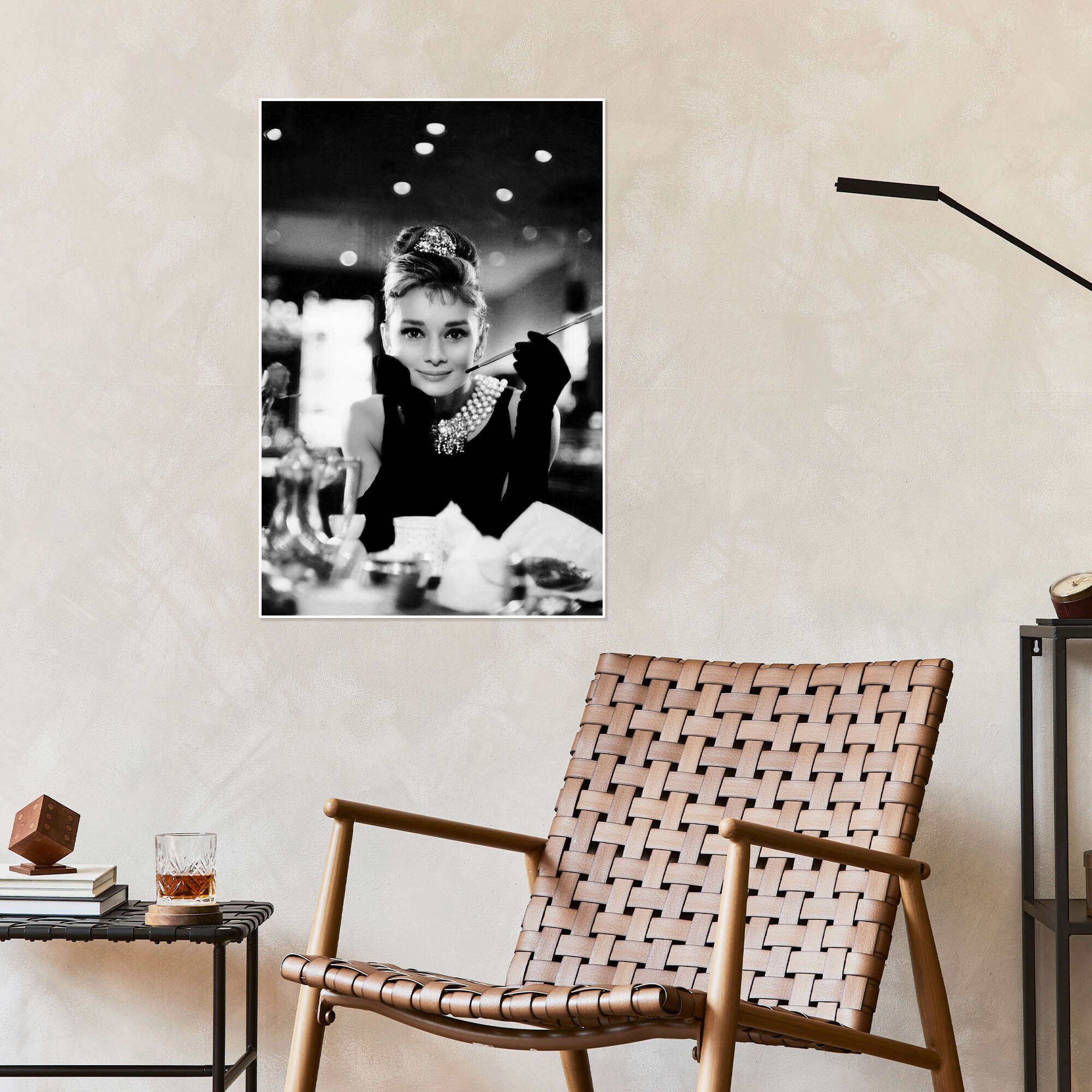 Posterlounge Wandbild Audrey Hepburn in Breakfast at Tiffany's, Celebrity Collection, erhältlich als Poster, Leinwandbild, Wandsticker oder Acrylglasbild – Bild 4 von 5