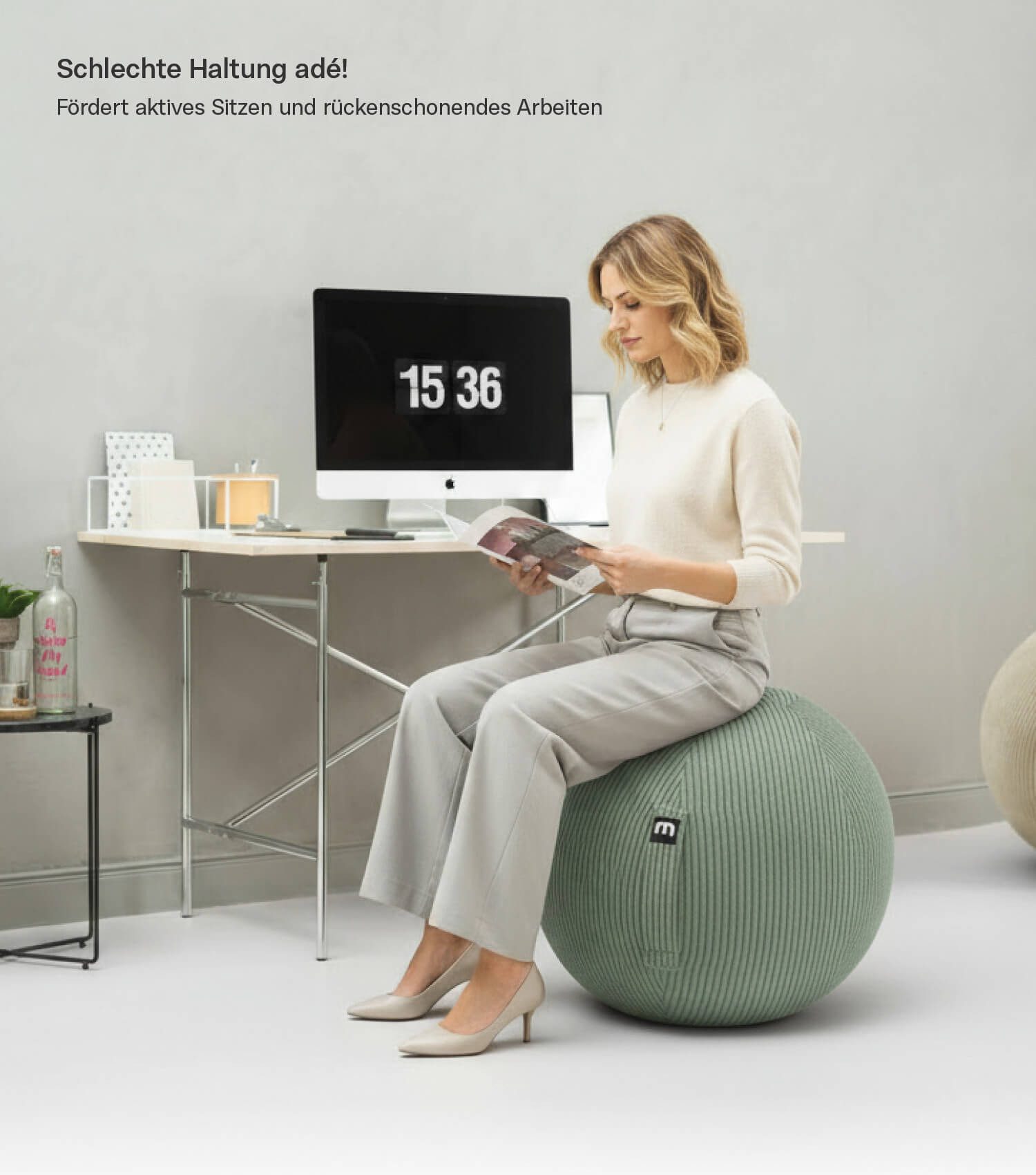 mokebo Sitzball Der Sportliche (mit Cordbezug), ergonomische Sitzmöglichkeit fürs Büro & Homeoffice in Grün