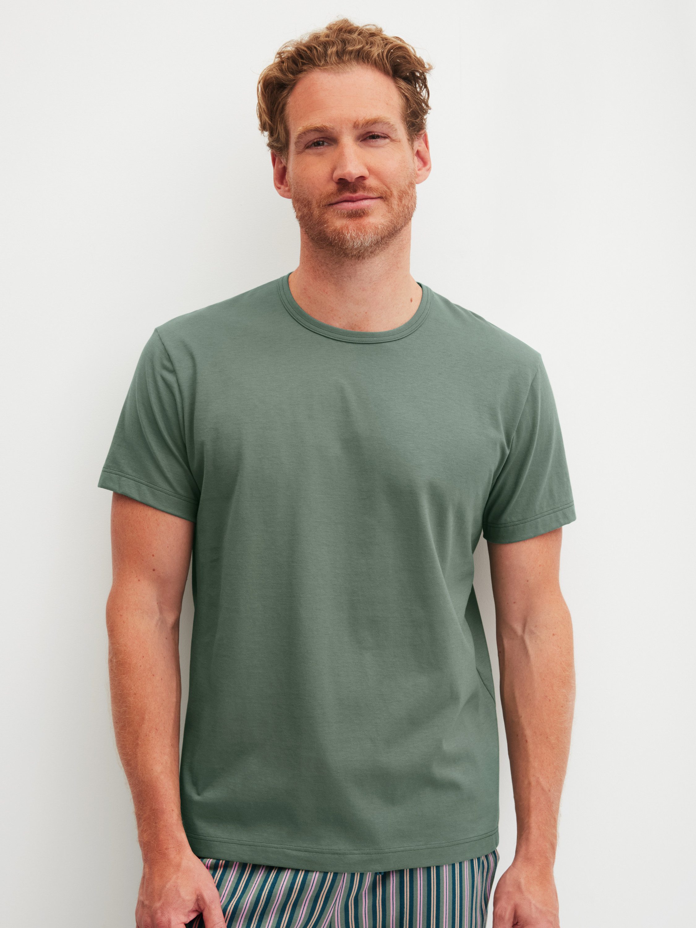 CALIDA Kurzarmshirt Remix Basic Sleep Herren (1-tlg) Baumwolle, sportlicher Schnitt, amtungsaktiv, pflegeleicht