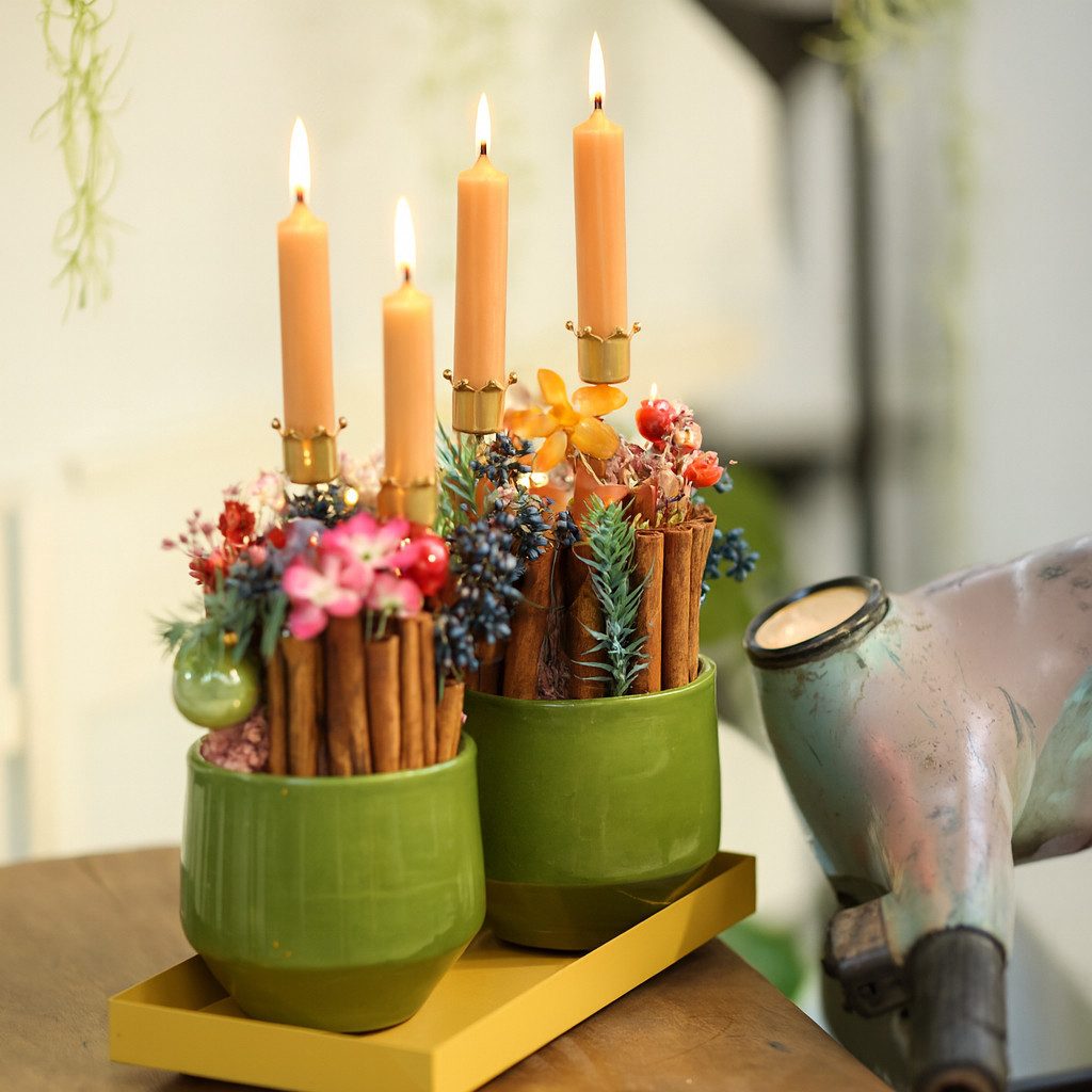 Viana Kerzenhalter Edler Kronen-Kerzenhalter aus Metall für dekorative Stab günstig online kaufen