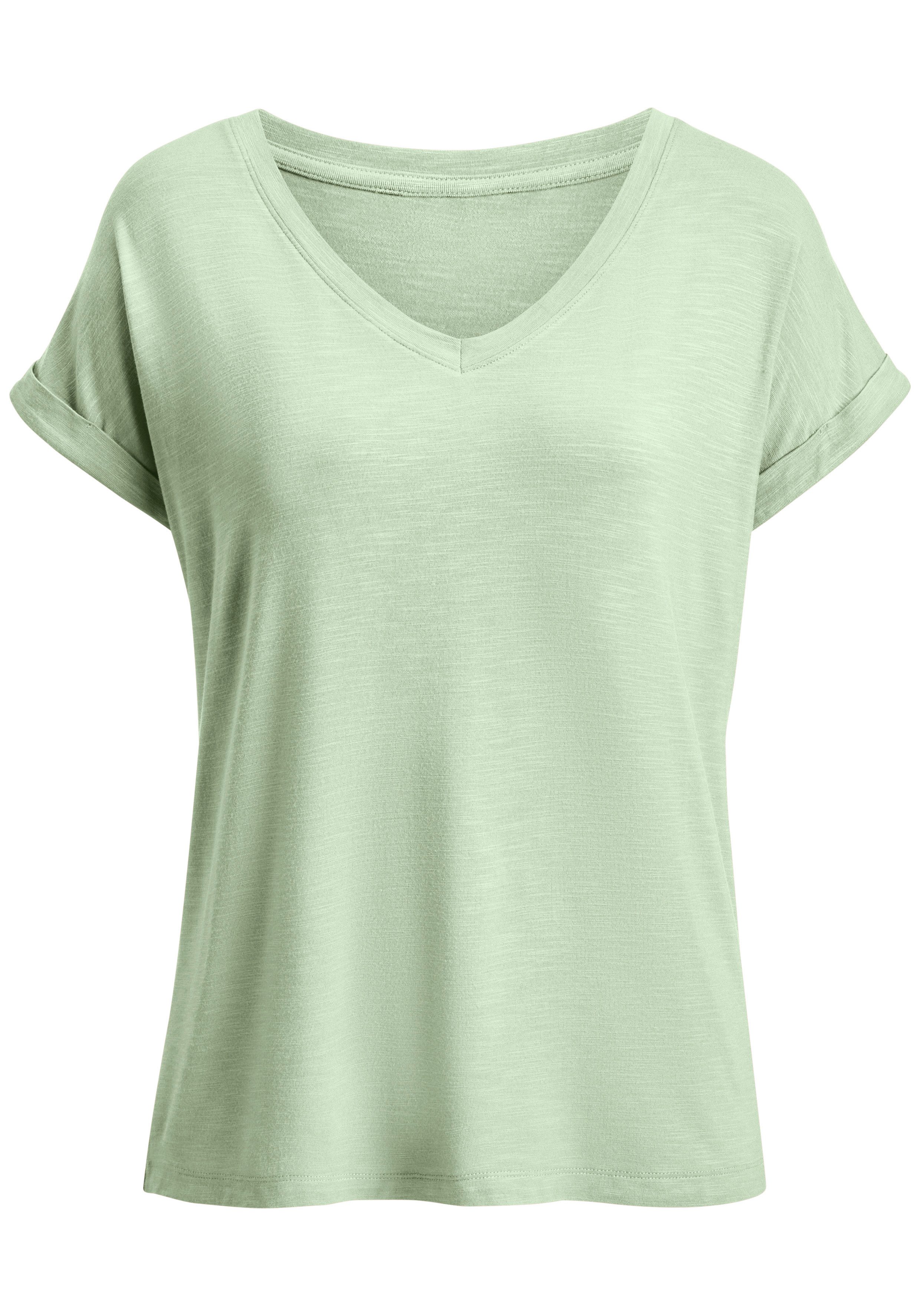 Beachtime V-Shirt mit fixiertem Ärmelumschlag (1-tlg) aus luftiger Viskose-Qualität. € 19,99, (€ 19,99 pro 1 Stk).