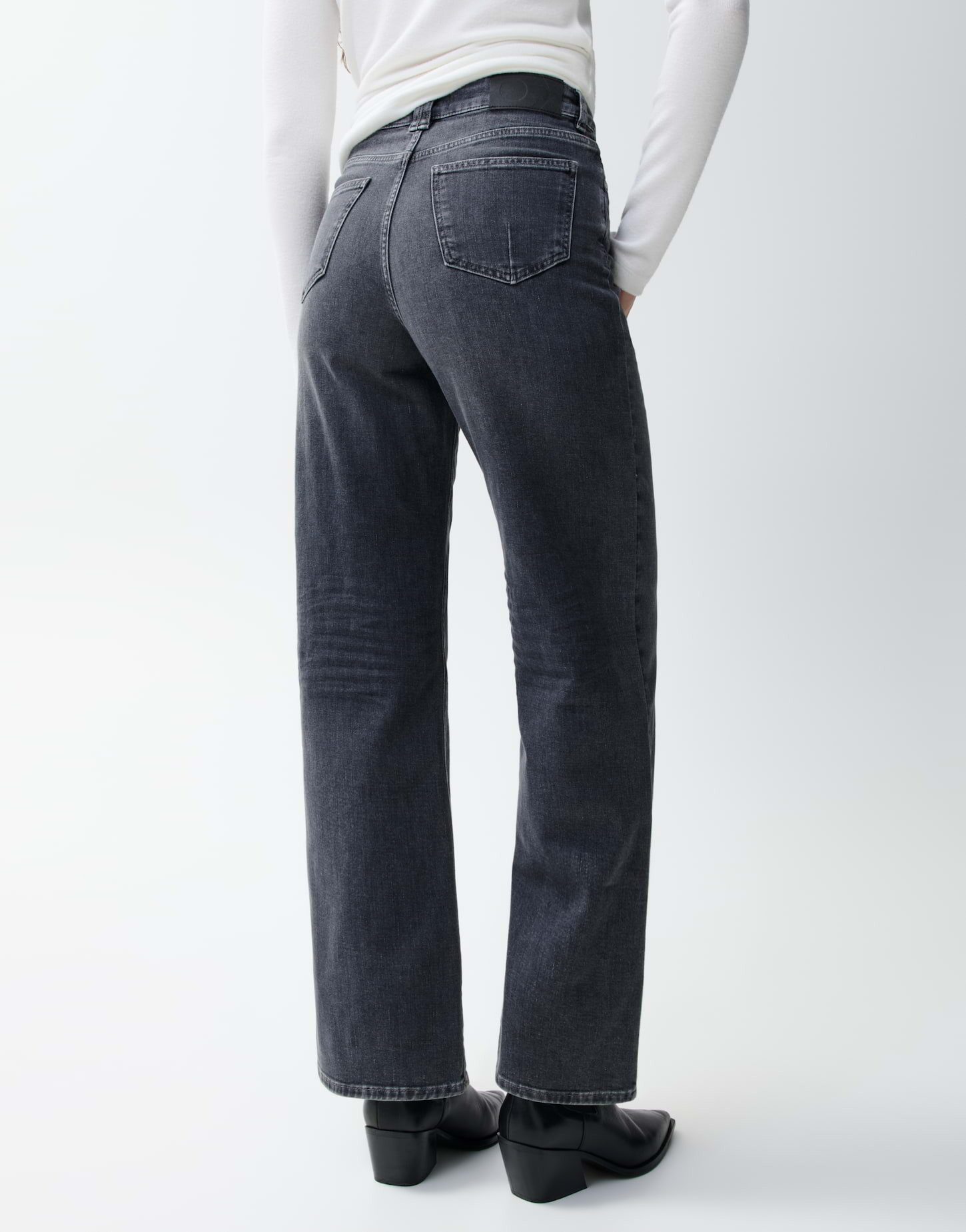 OPUS PANTS Weite Jeans Melly modern aus Baumwolle mit gerader Passform Weiter, gerader Beinverlauf mit Stretchkomfort und Used-Waschung – Bild 3 von 5