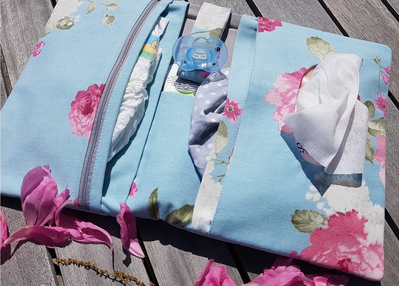 JOLLAA Windeltasche Classic Rose Mint Pink, kleine Wickeltasche für Windeln & Feuchttücher, Wickelmäppchen