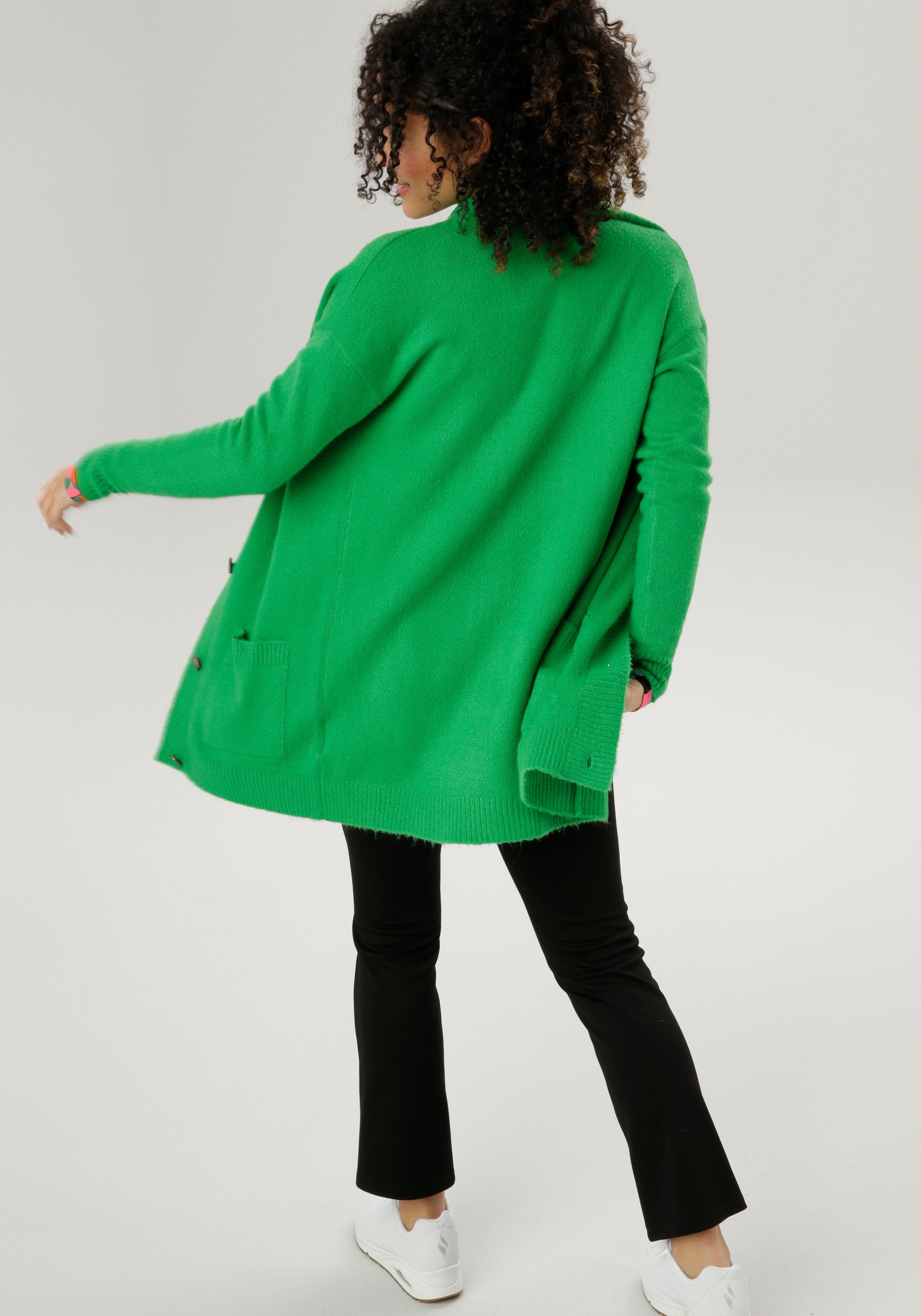 Aniston SELECTED Longstrickjacke aufgesetzen grün mit Taschen