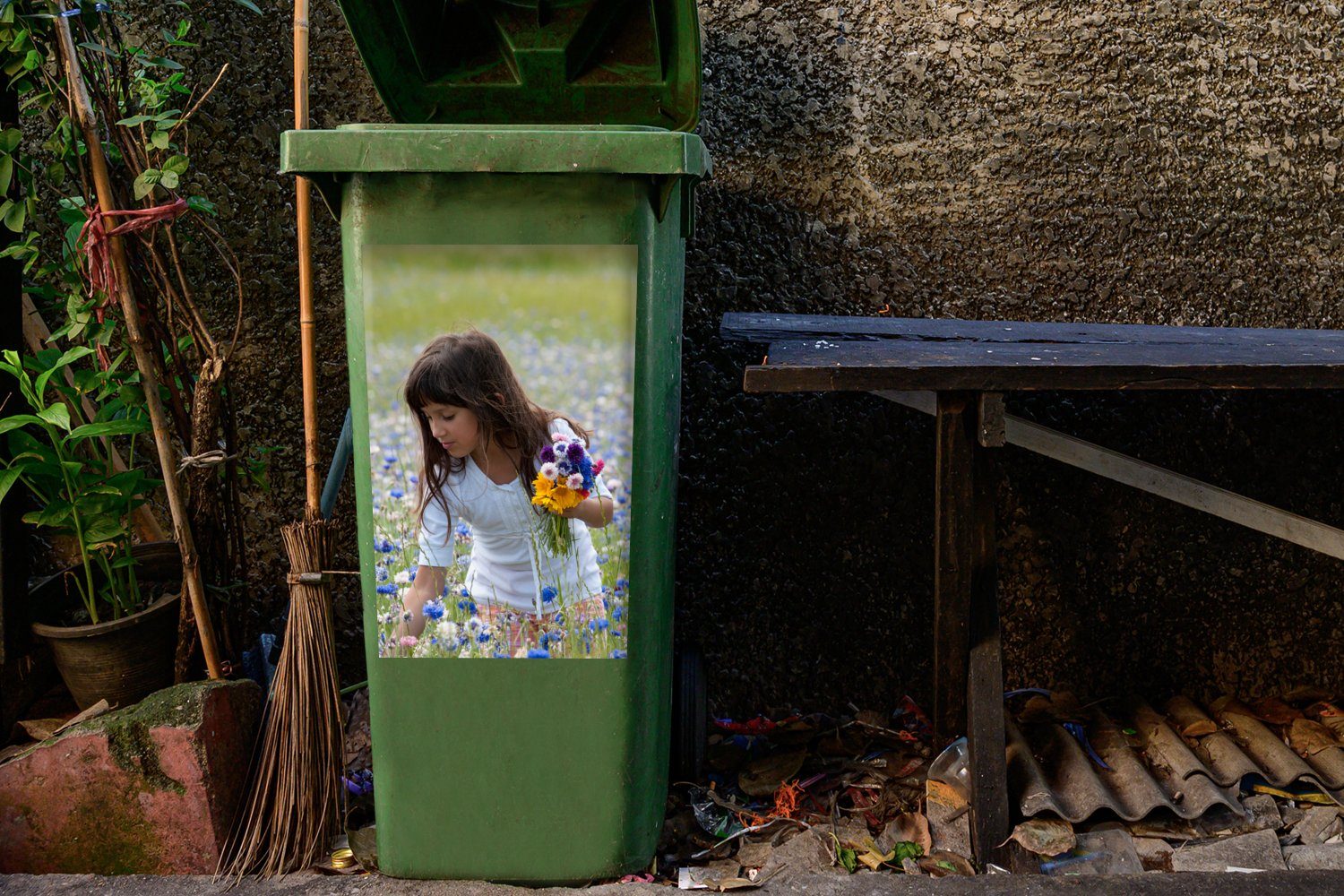 MuchoWow Blumen Wiese Abfalbehälter (1 Mülleimer-aufkleber, Sticker, - Mädchen Container, St), Wandsticker - Mülltonne,