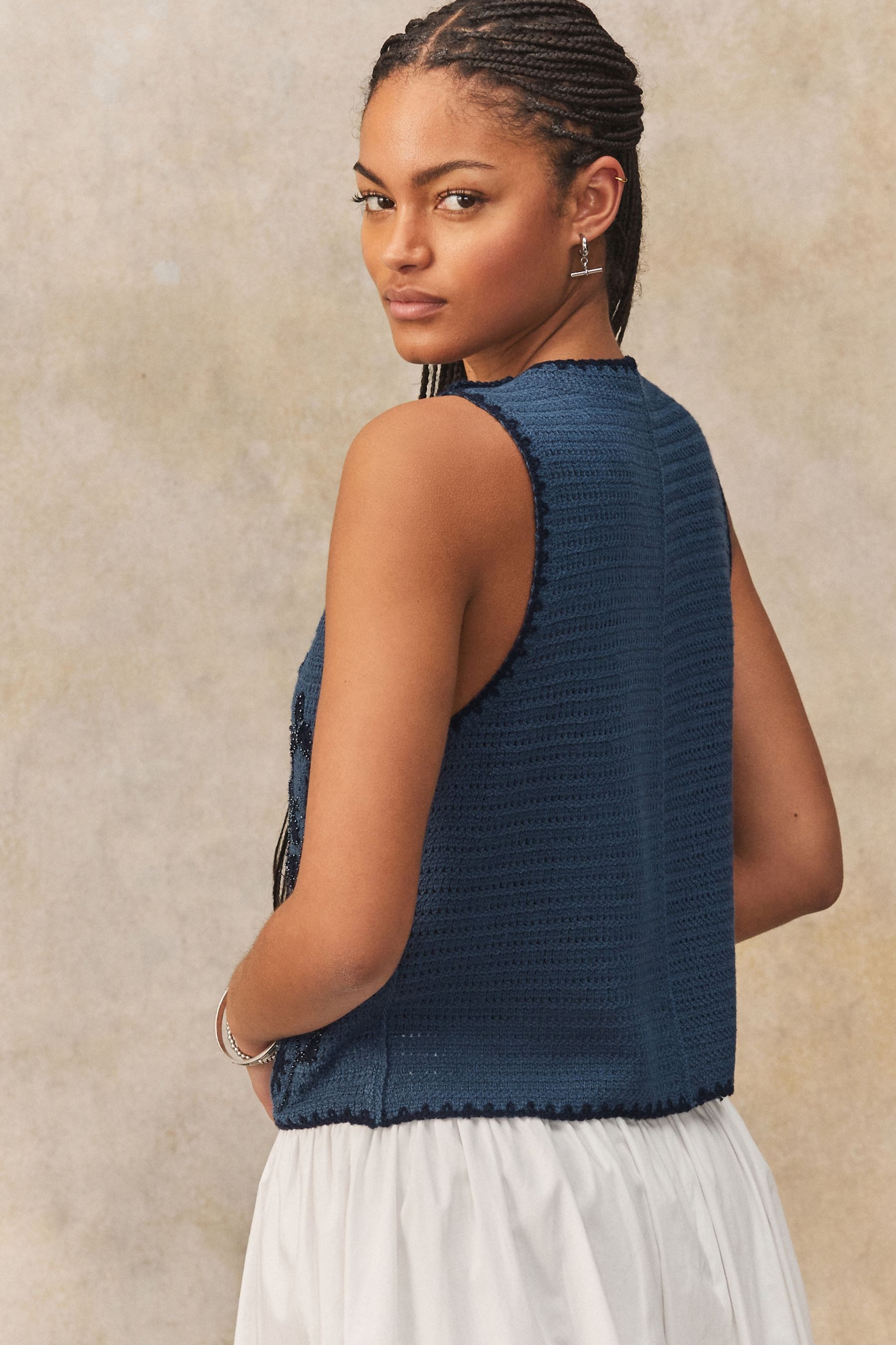 Next Anzugweste Strickpullunder mit Blumenstickerei (1-tlg) günstig online kaufen