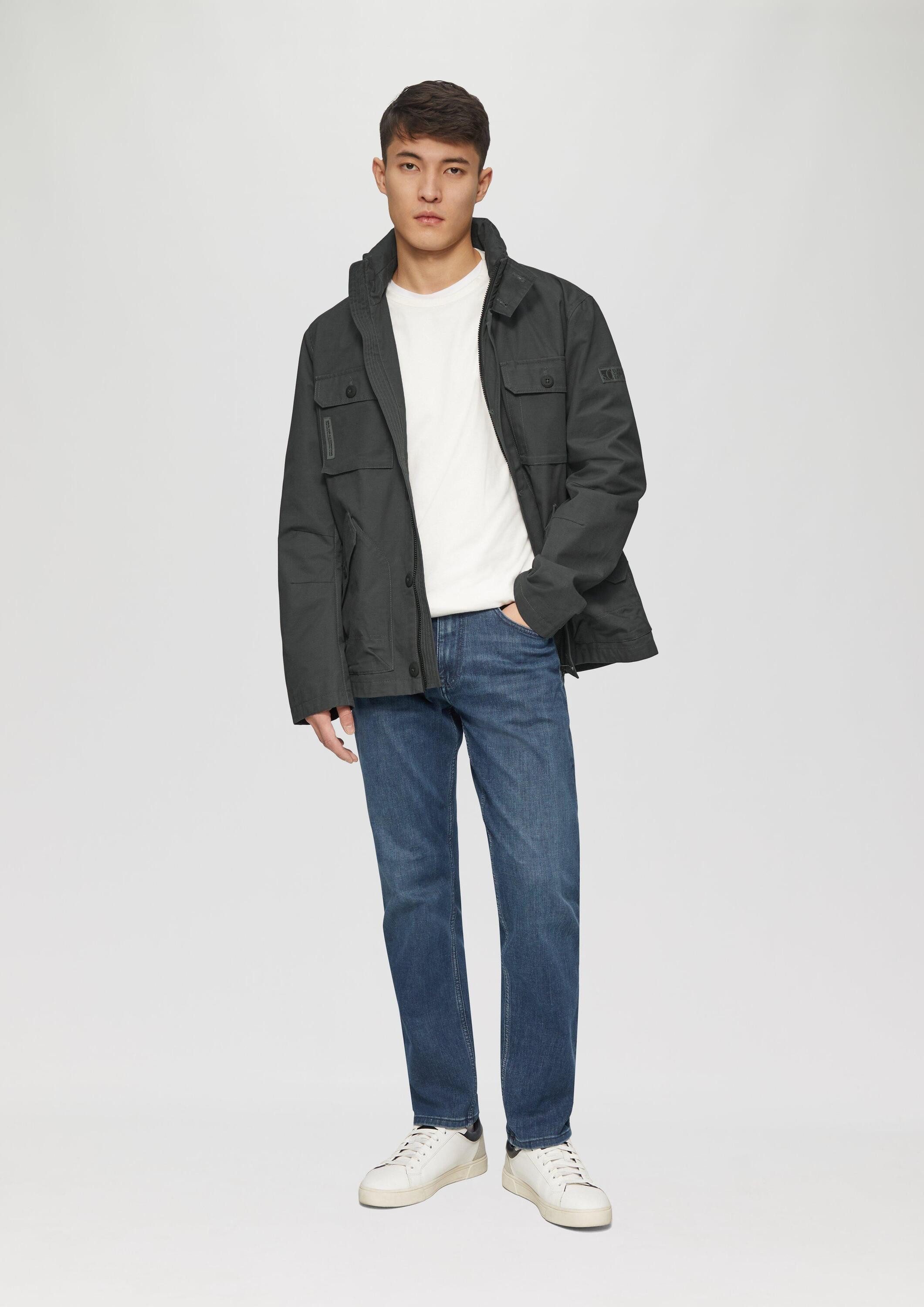 s.Oliver Funktionsjacke Outdoor-Jacke Jacke im Utility-Stil mit Kapuze im Kragen