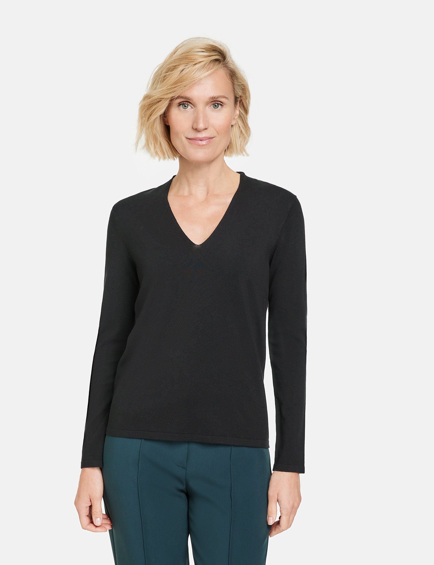 GERRY WEBER Rundhalspullover Pullover aus Feinstrick mit V-Ausschnitt Schwarz