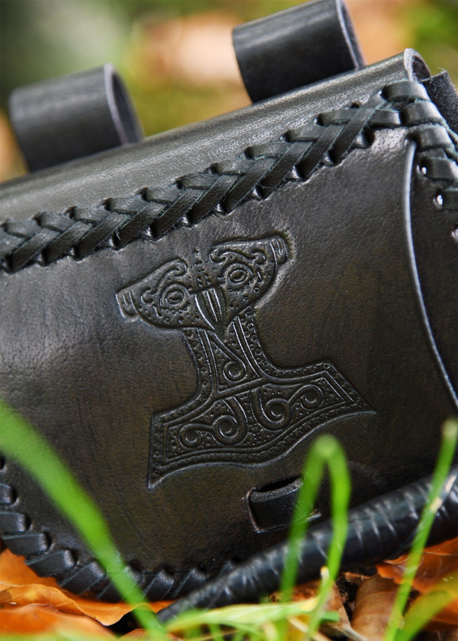 Battle Merchant Ritter-Kostüm Kleine Gürteltasche schwarz, aus Leder mit Thorshammer-Prägung