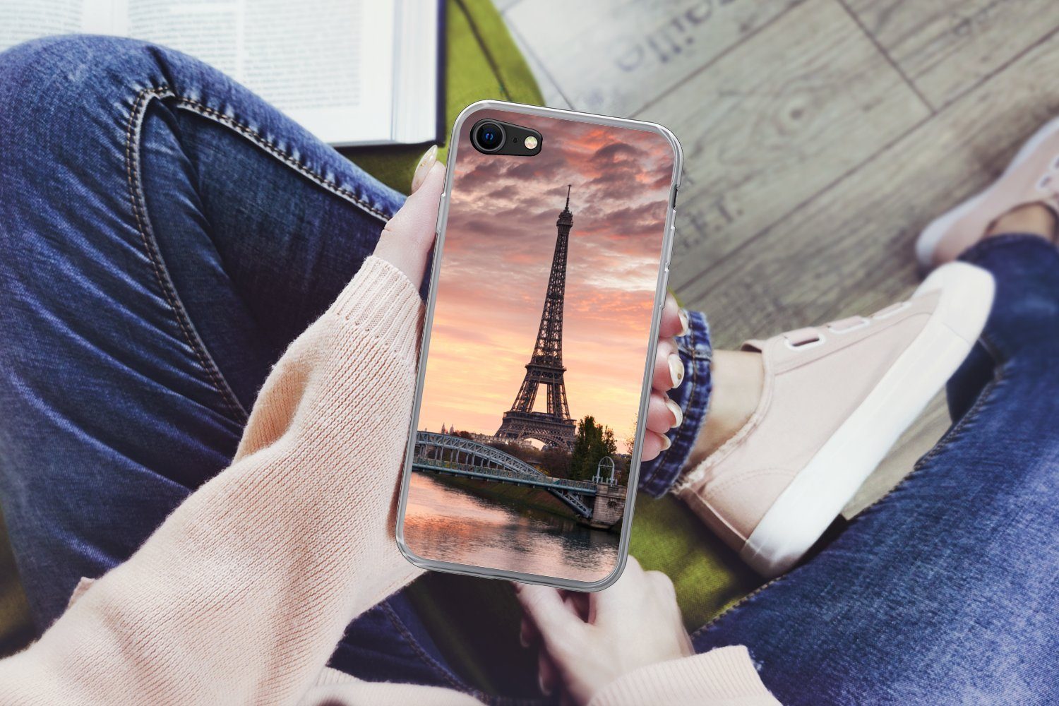 MuchoWow Handyhülle für Apple iPhone 8 Paris - Eiffelturm - Brücke, Smartphone-Bumper, Print, Handy Schutzhülle Dünn