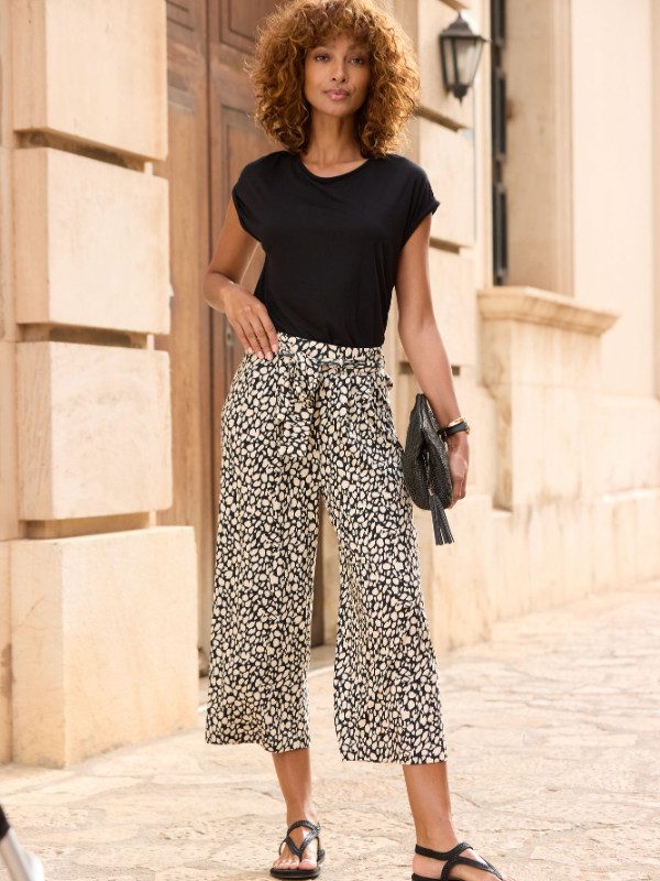 Zum Outfit 7