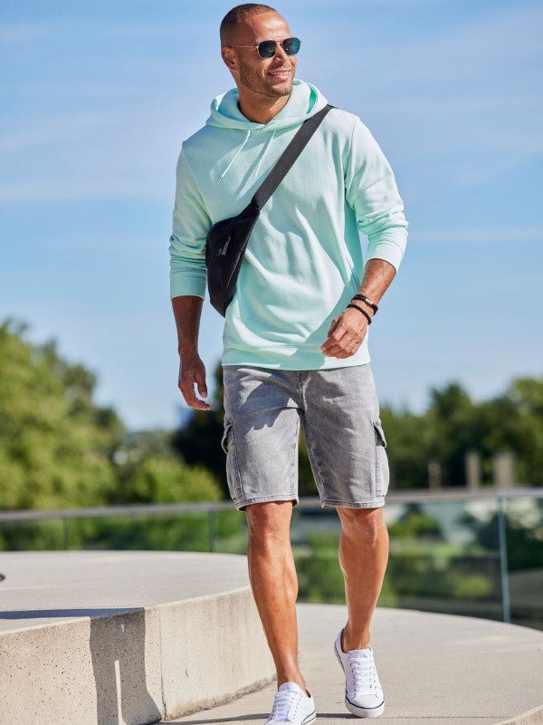 Zum Outfit 7