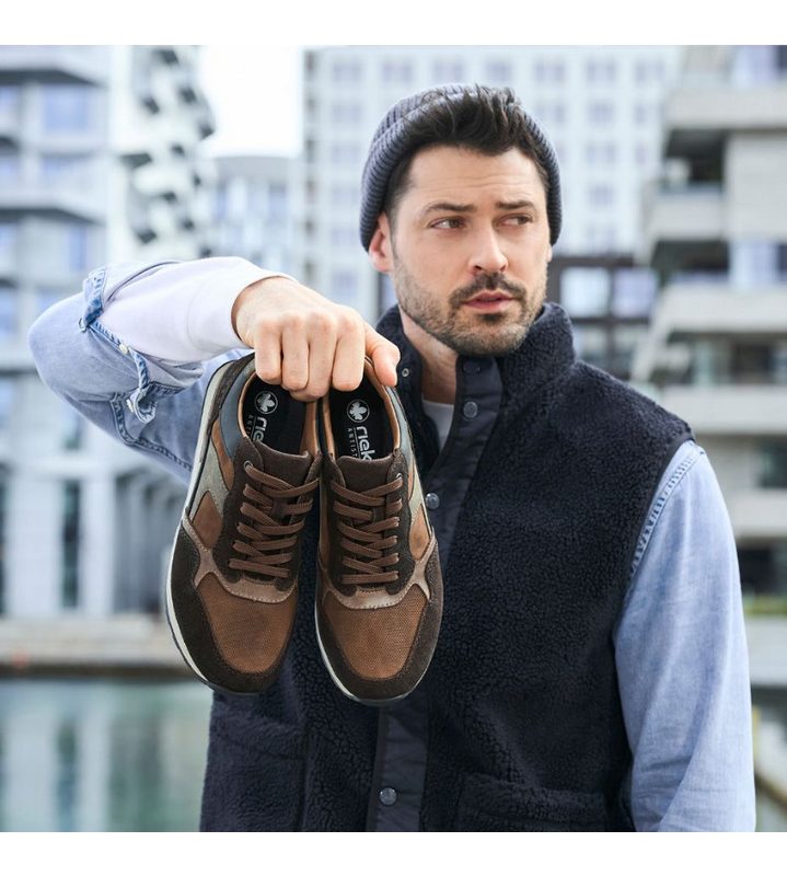 Sneaker & Halbschuhe