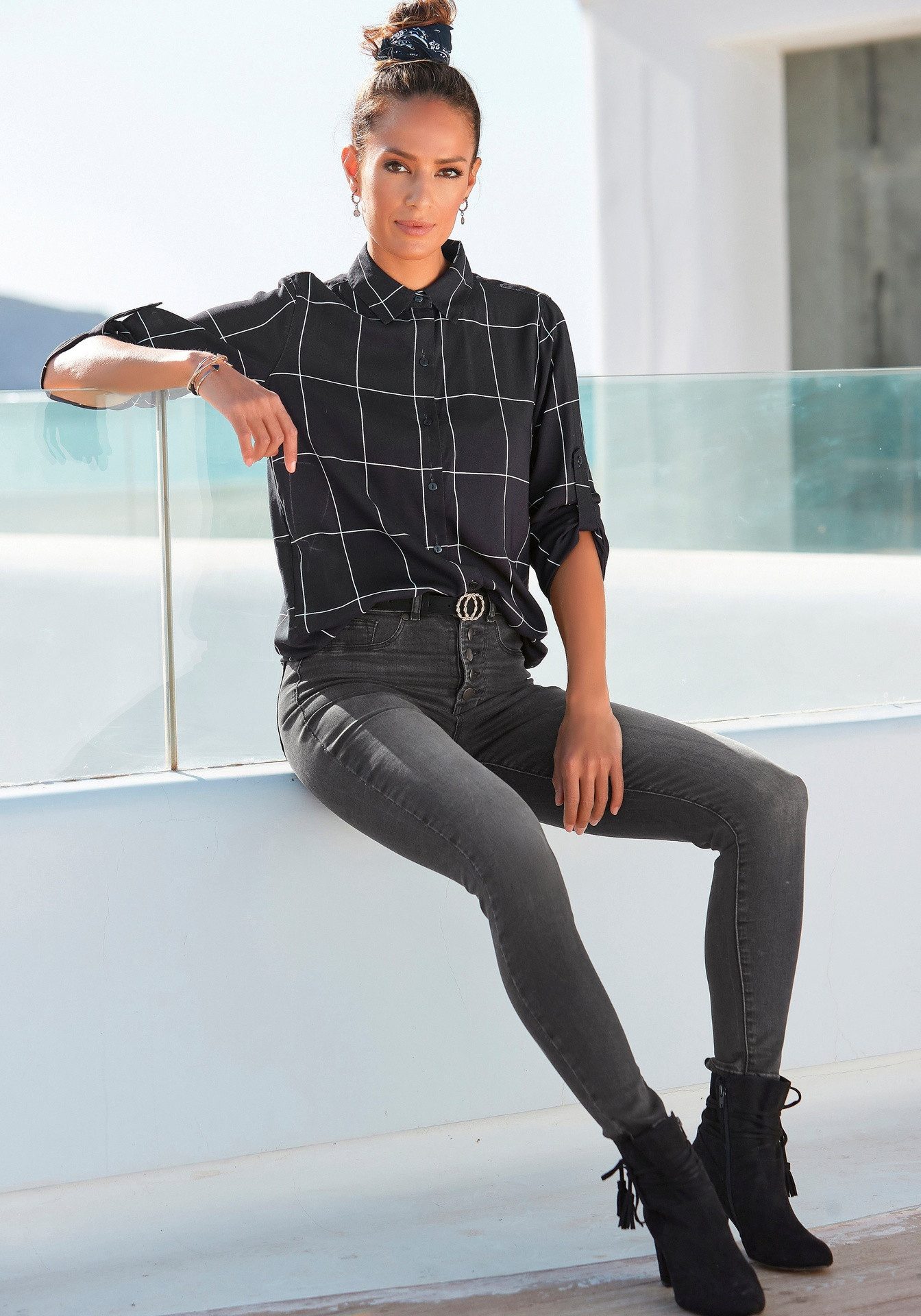 Zum Outfit 12