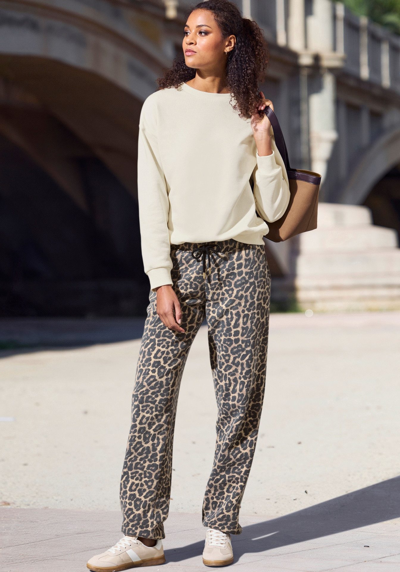 Zum Outfit 7